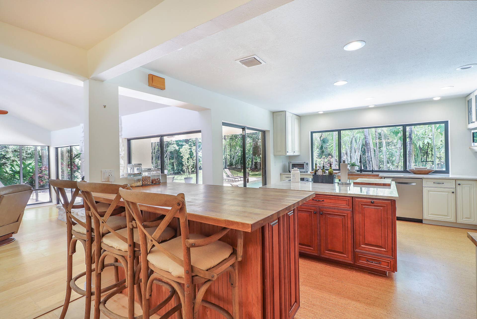8166 150th Court N, Palm Beach Gardens, FL 33418 16-Kitchen