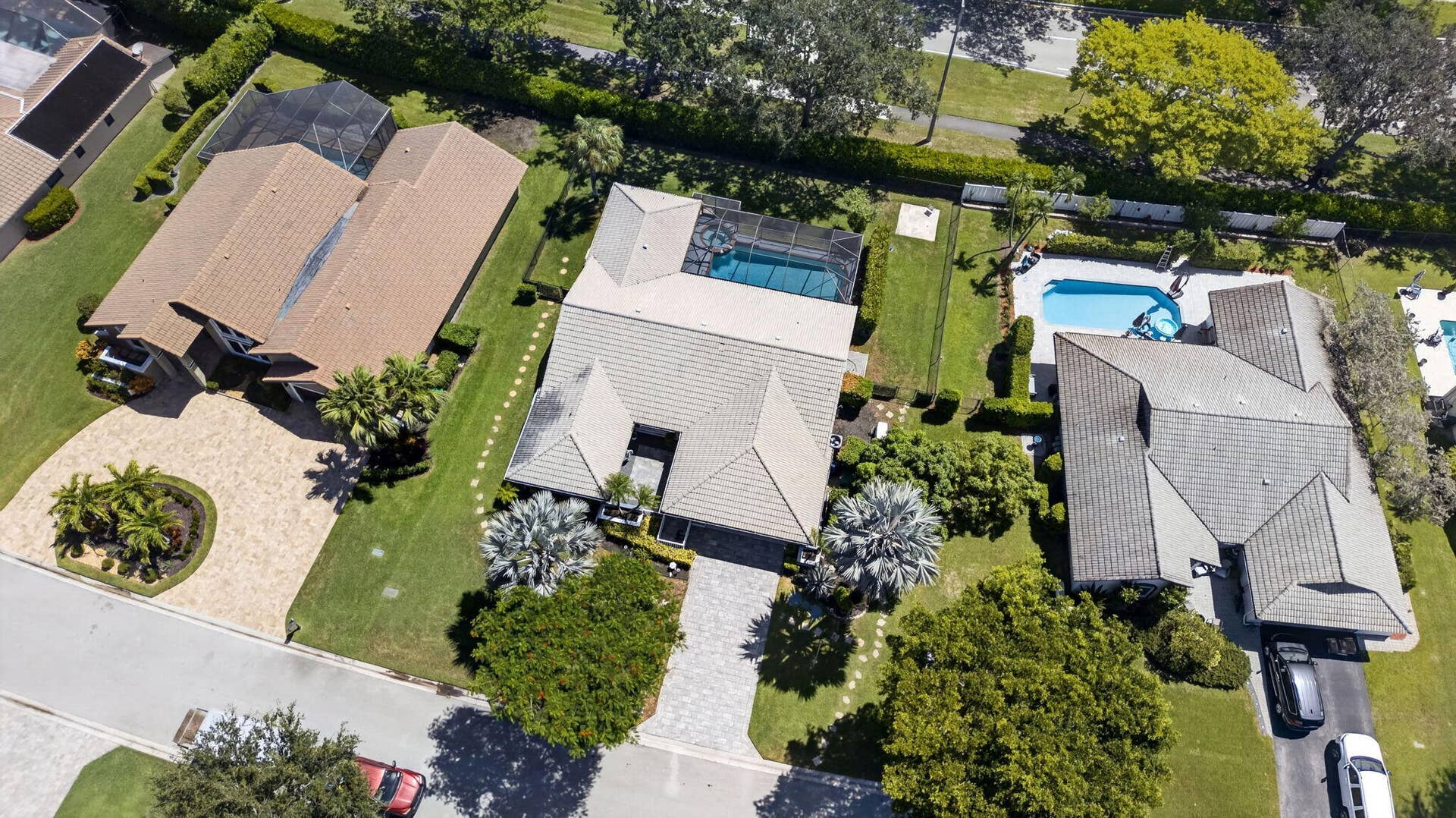 5417 NW 83rd Way, Coral Springs, FL 33067 63-web-or-mls-DJI_20260818115105_0236_D