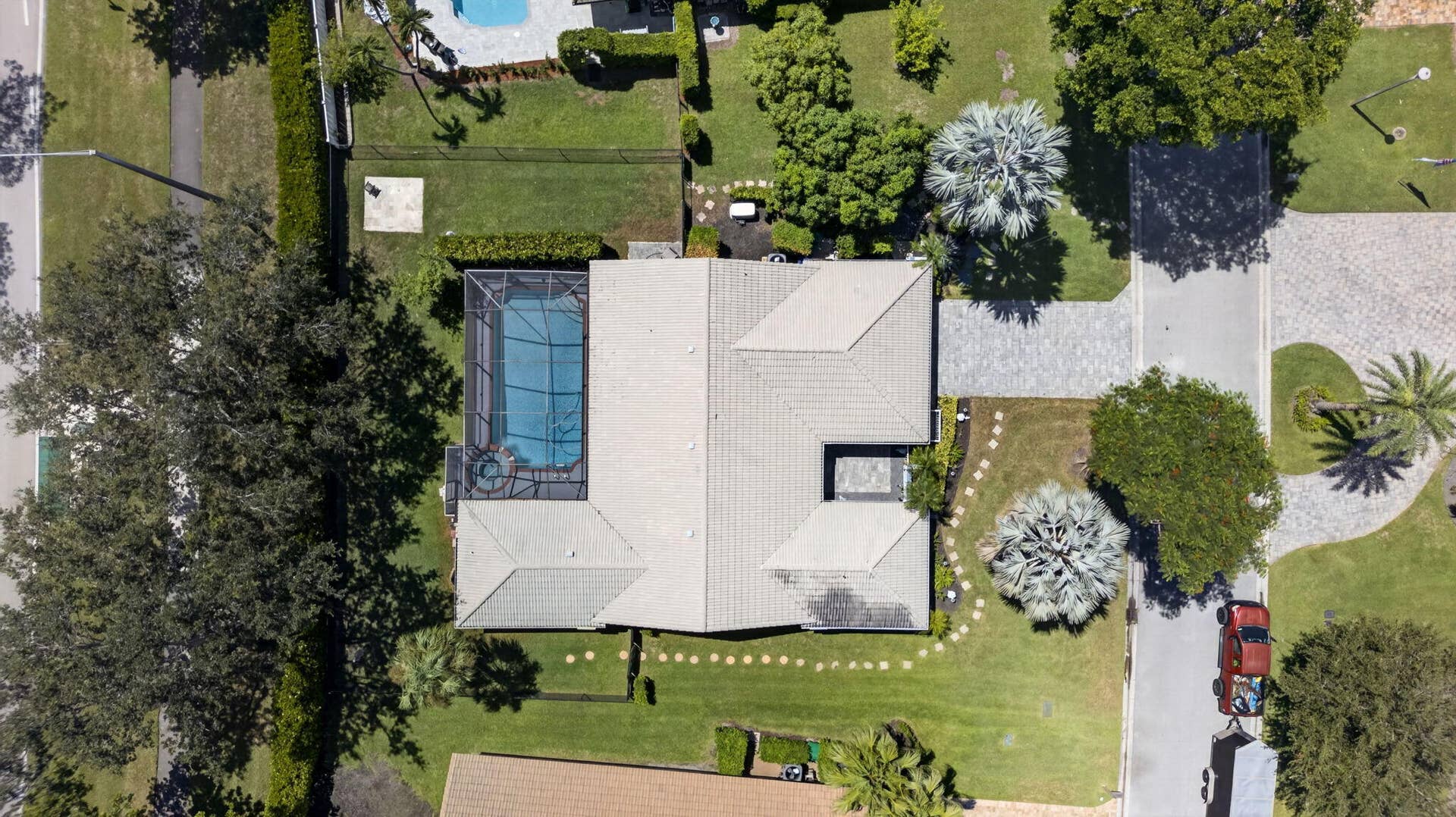 5417 NW 83rd Way, Coral Springs, FL 33067 64-web-or-mls-DJI_20260818115042_0232_D