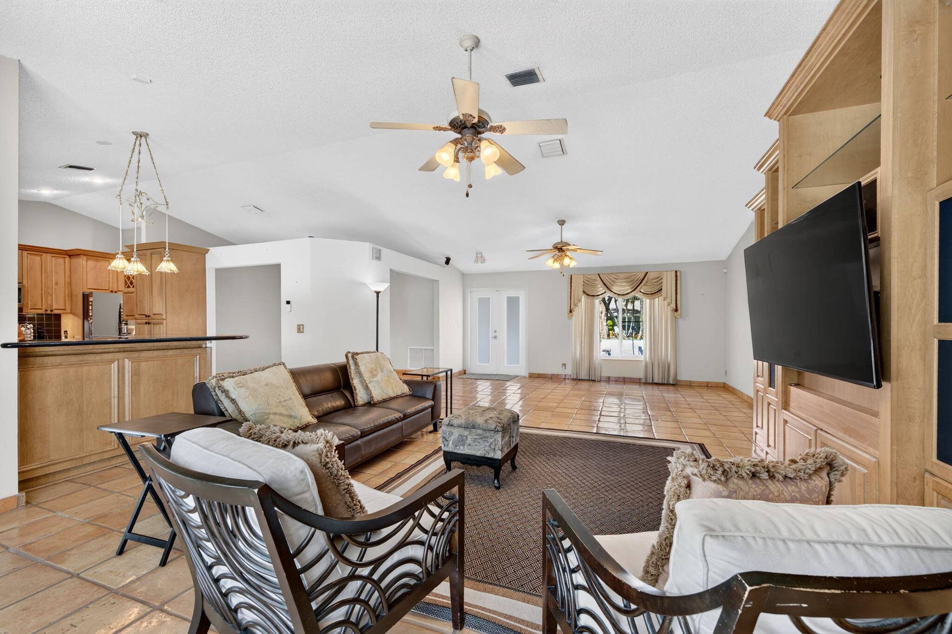 5417 NW 83rd Way, Coral Springs, FL 33067 13-web-or-mls-DSC_6077