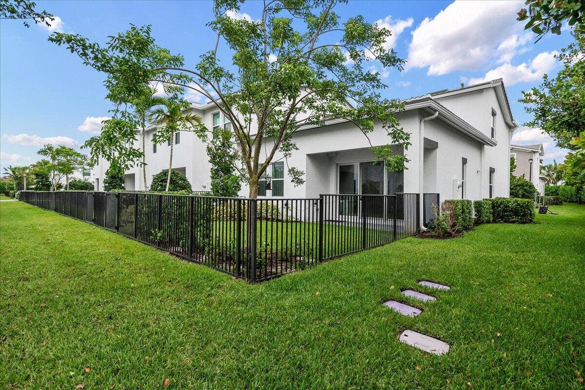 16493 Helix Court, Westlake, FL 33470 26-JLC_5306