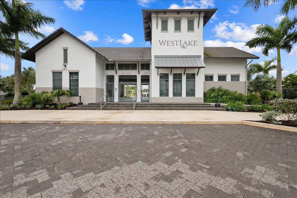 16493 Helix Court, Westlake, FL 33470 38-LUX3918
