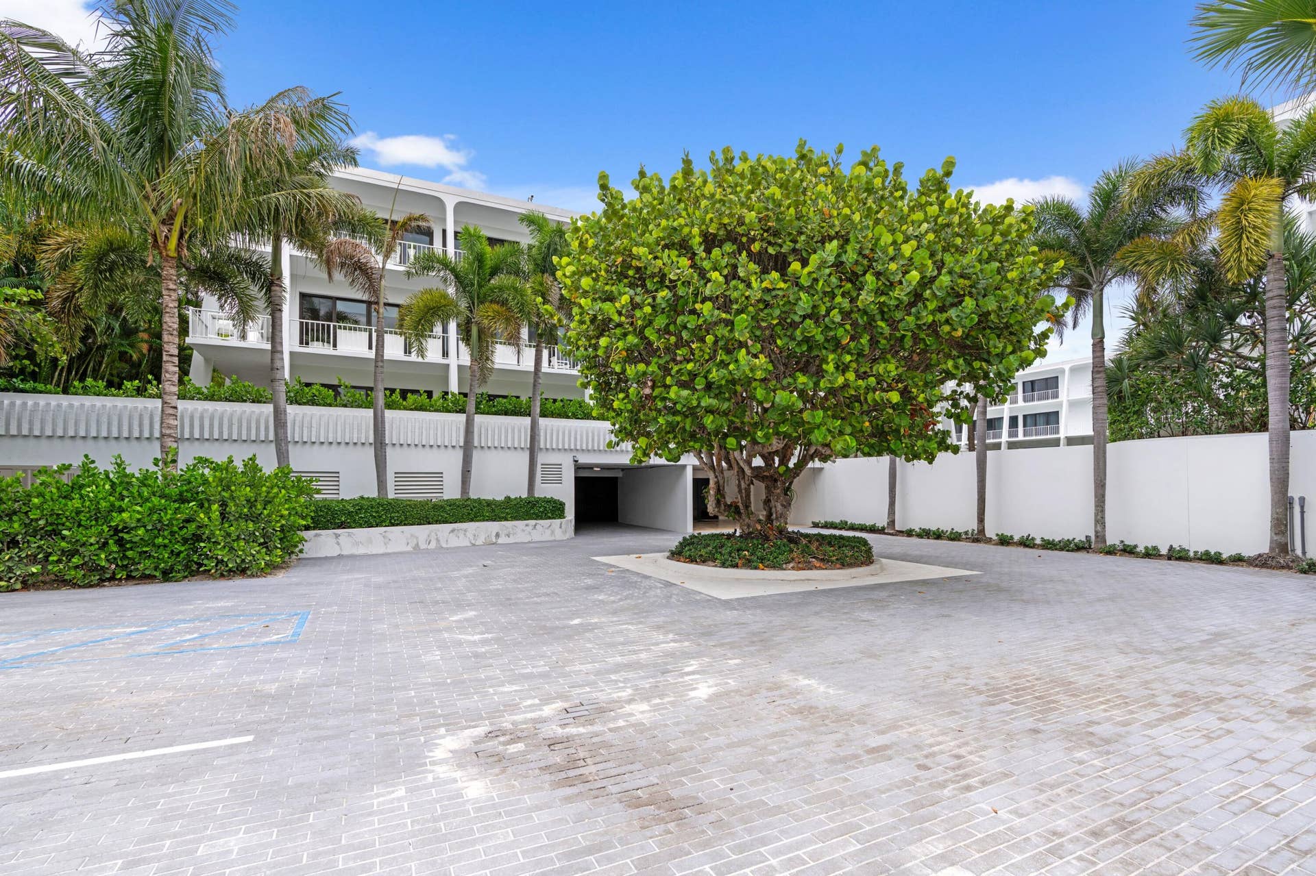 2275 S Ocean Boulevard, #201n, Palm Beach, FL 33480 DSC00438-FULL.jpg-SMALL