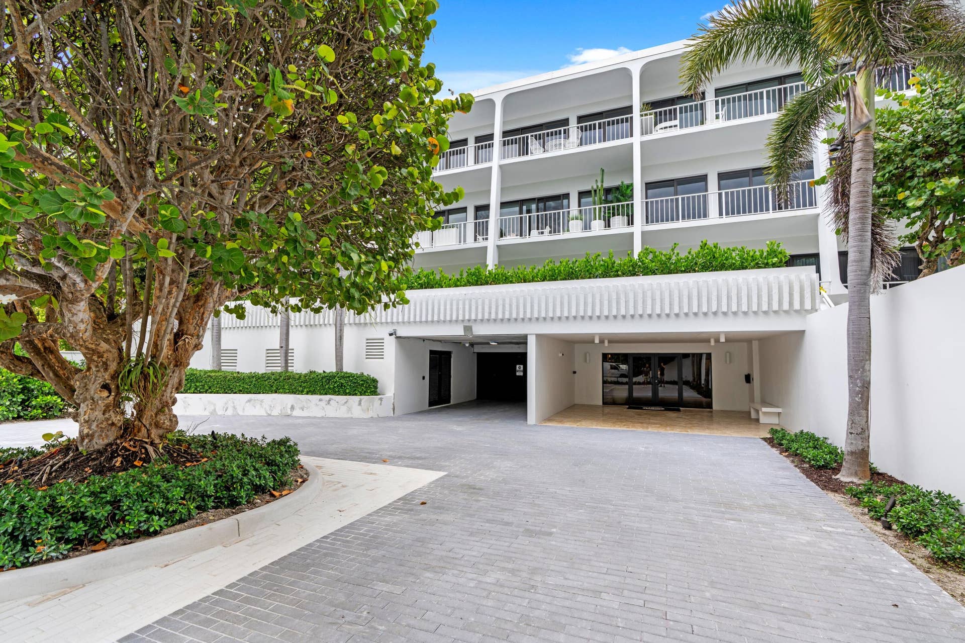 2275 S Ocean Boulevard, #201n, Palm Beach, FL 33480 DSC00435-FULL.jpg-SMALL