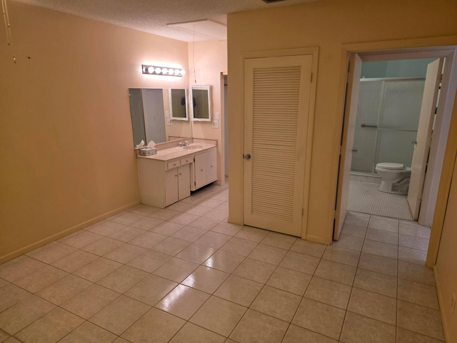 8590 CHEVY CHASE Drive, #130, Boca Raton, FL 33433 253217