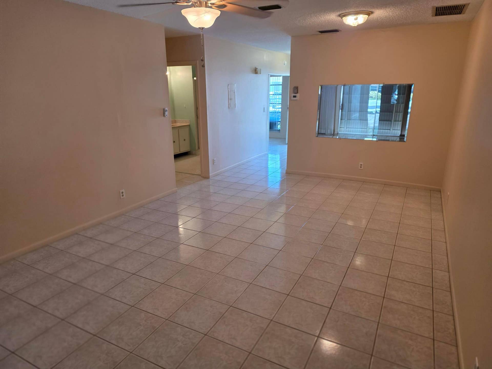 8590 CHEVY CHASE Drive, #130, Boca Raton, FL 33433 253211