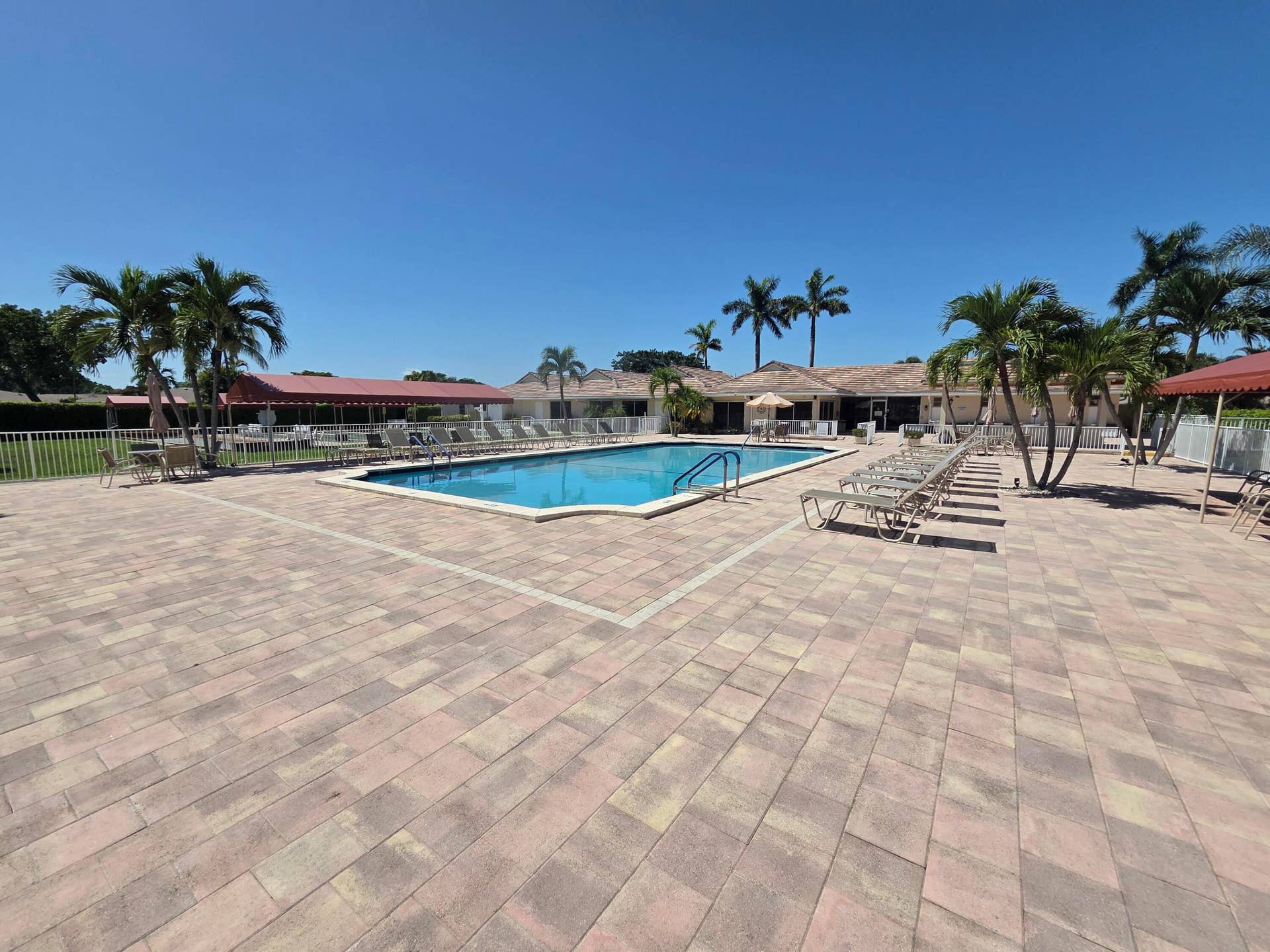 8590 CHEVY CHASE Drive, #130, Boca Raton, FL 33433 253186