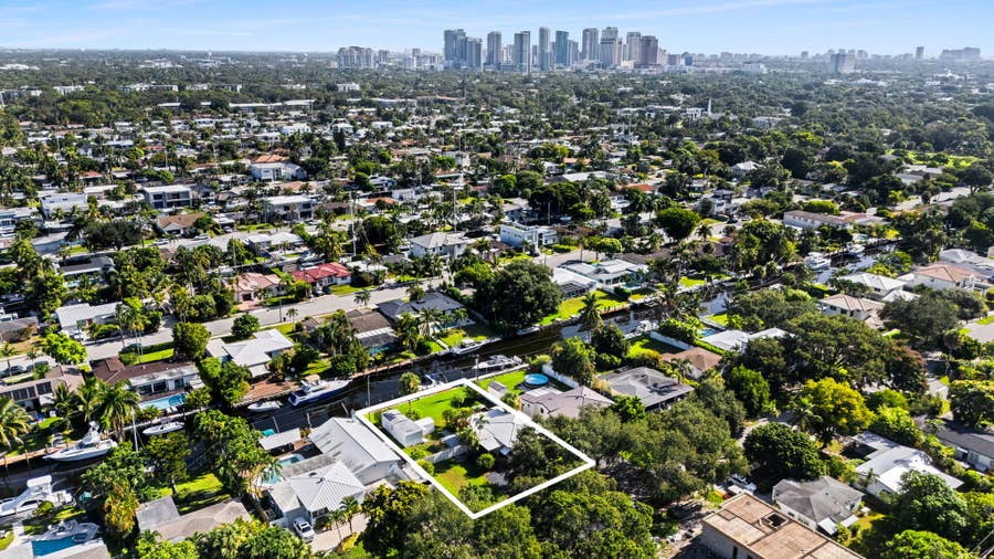 Property photo for 1221 SW 17th Street, Fort Lauderdale, FL