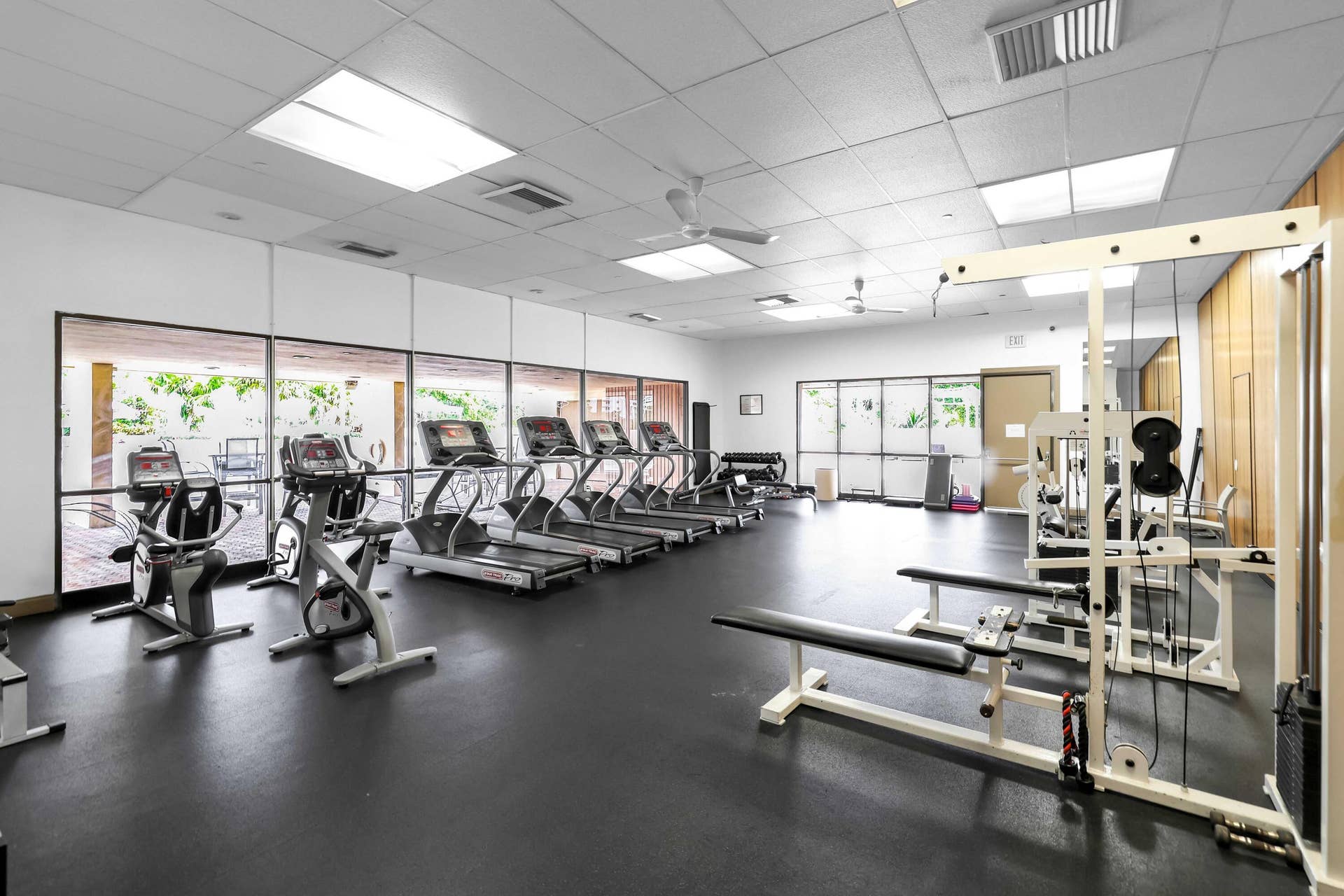 20335 W Country Club Drive, #2107, Aventura, FL 33180 20335 W Country Club Drive 2107 - 32