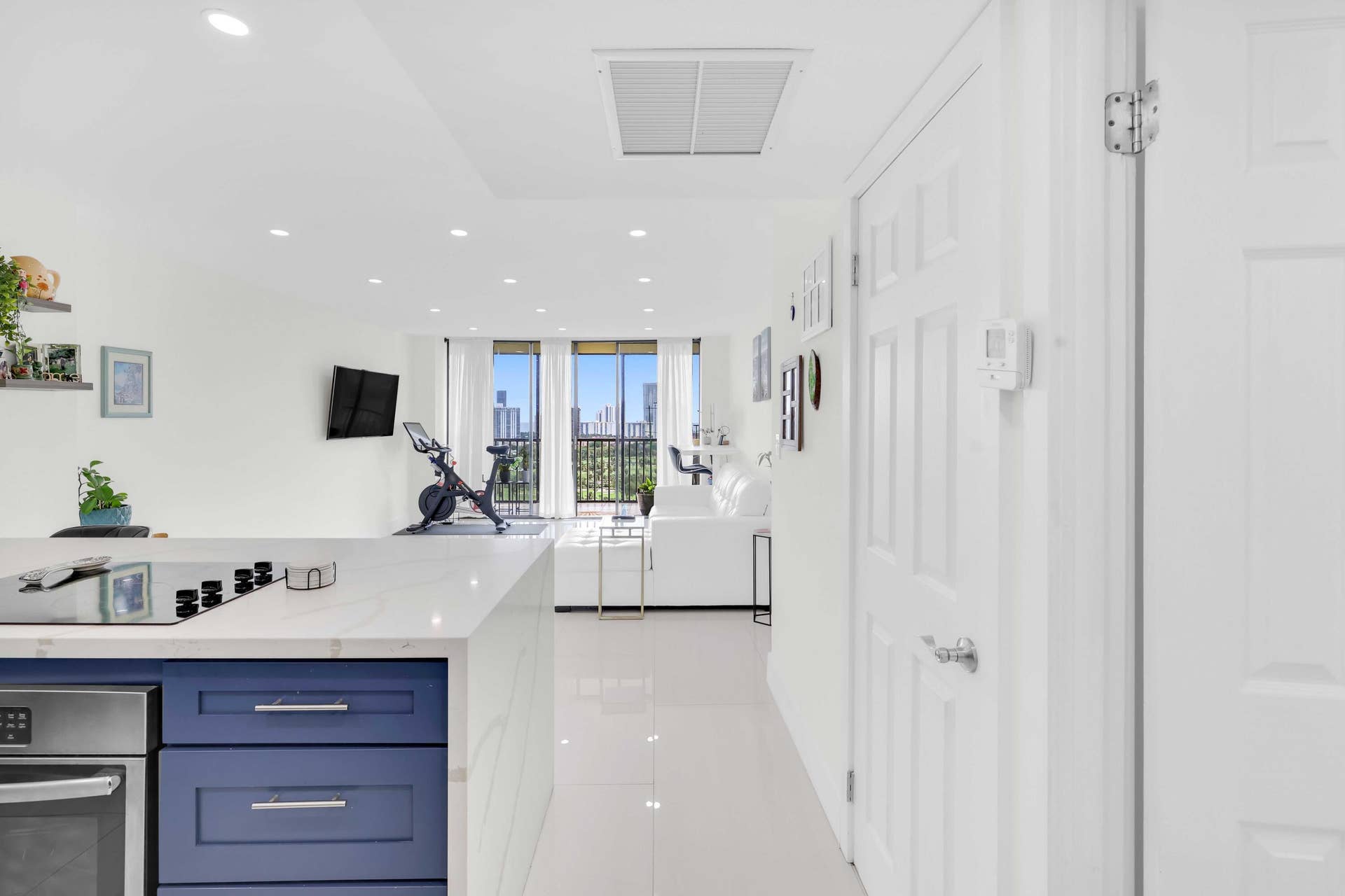 20335 W Country Club Drive, #2107, Aventura, FL 33180 20335 W Country Club Drive 2107 - 10