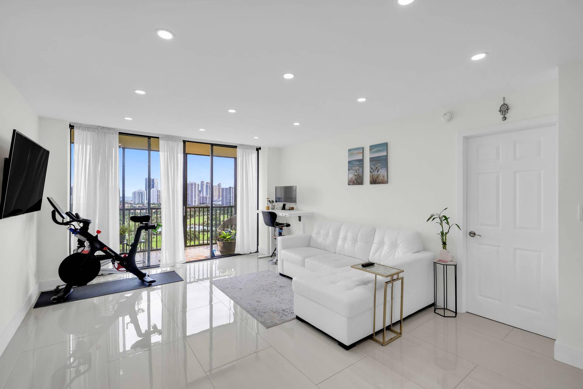 20335 W Country Club Drive, #2107, Aventura, FL 33180 20335 W Country Club Drive 2107 - 17