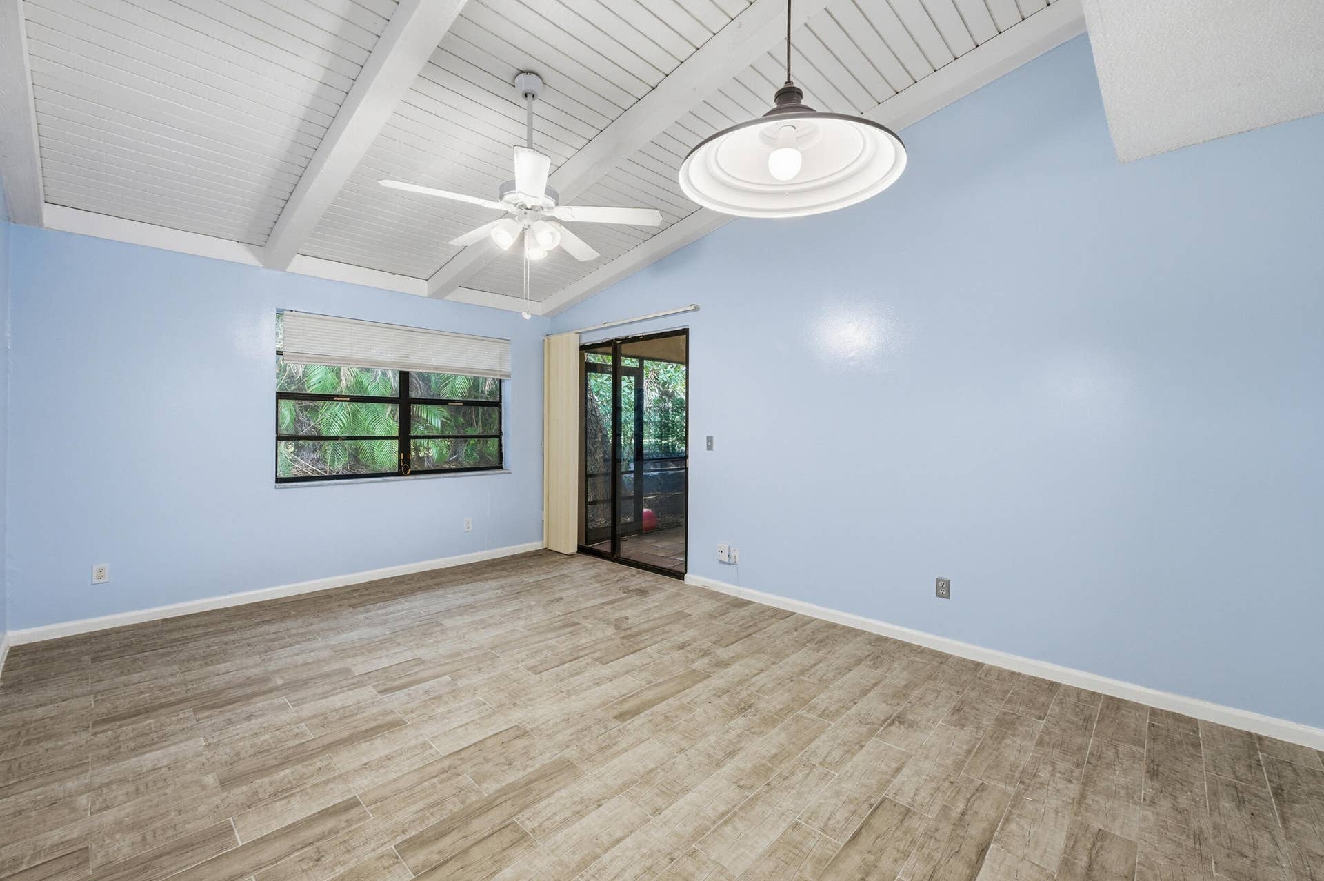 506 GLENWOOD Drive, West Palm Beach, West Palm Beach, FL 33415 Living/Dining view 2