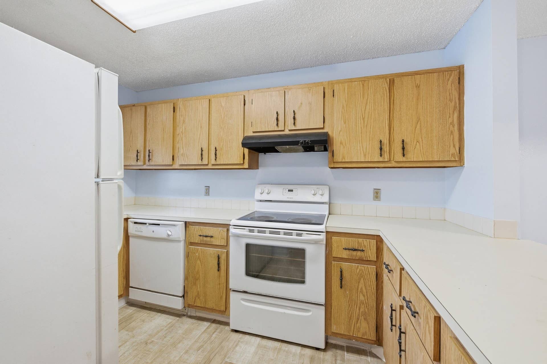 506 GLENWOOD Drive, West Palm Beach, West Palm Beach, FL 33415 Kitchen view 1