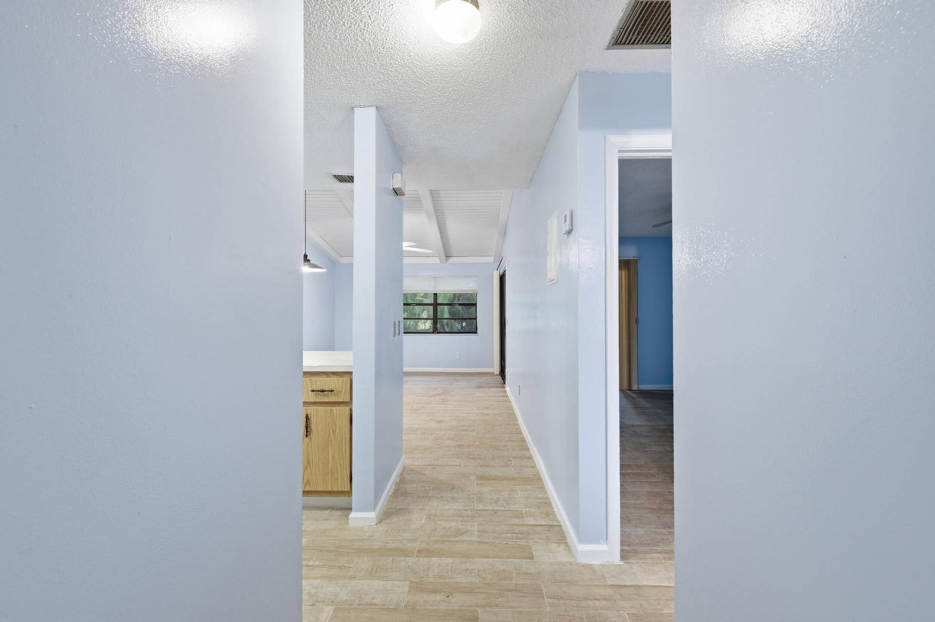 506 GLENWOOD Drive, West Palm Beach, West Palm Beach, FL 33415 entry hallway