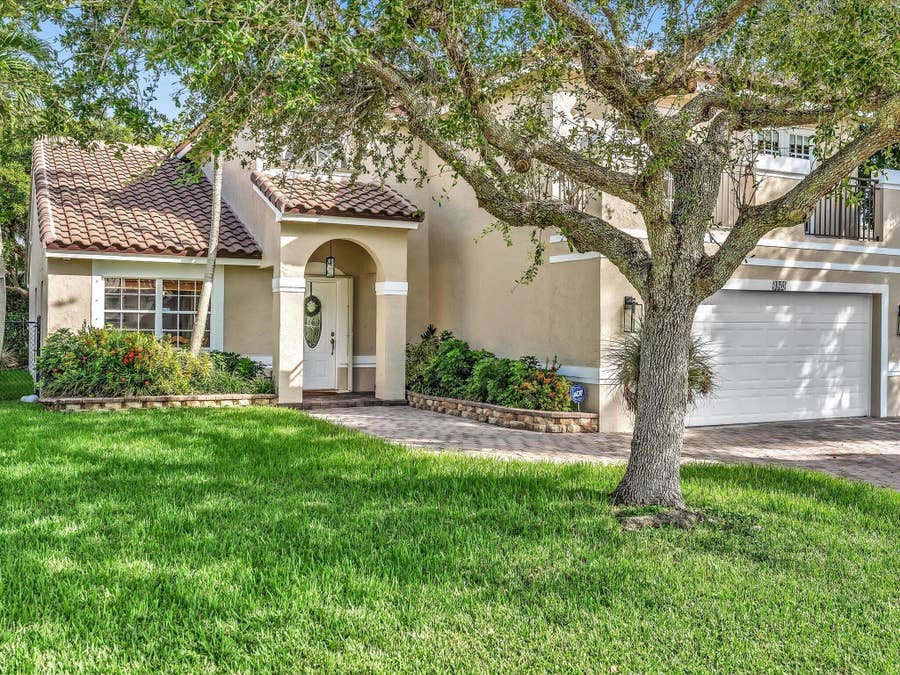 Property photo for 420 NW 188TH Terrace, Pembroke Pines, FL