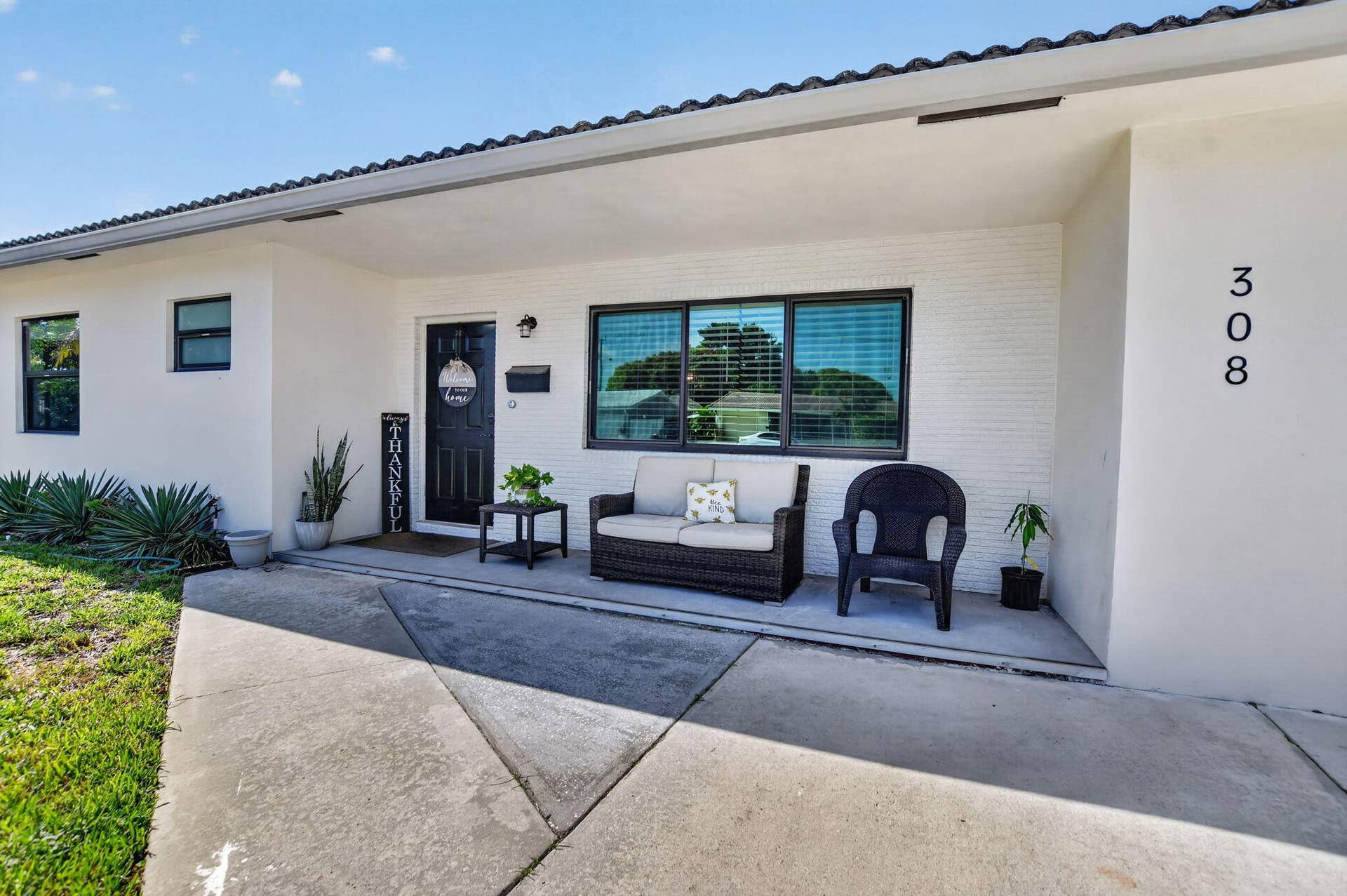 308 SE 2nd Street, Deerfield Beach, FL 33441 Front Entrance - Outside