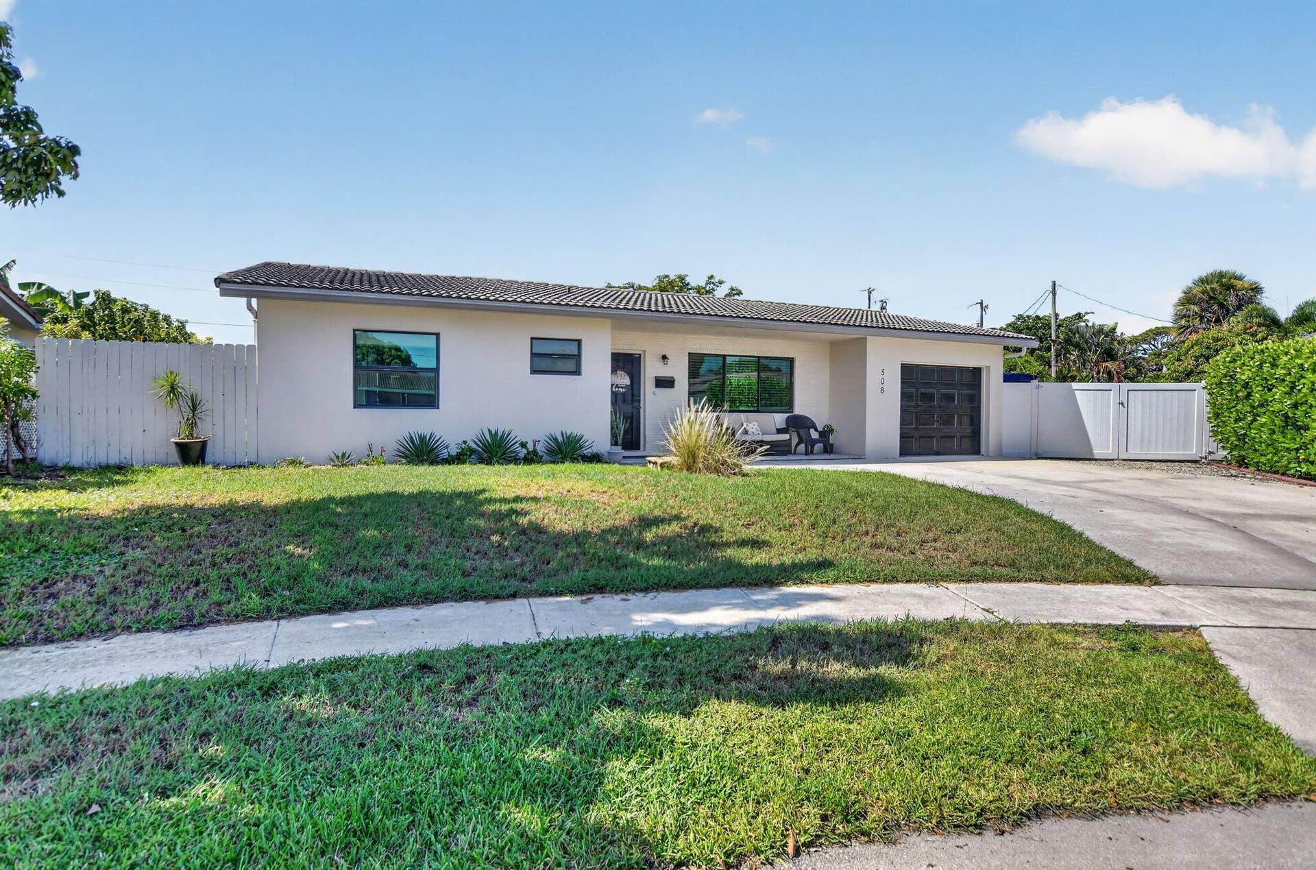 308 SE 2nd Street, Deerfield Beach, FL 33441 Front #2 - Cropped