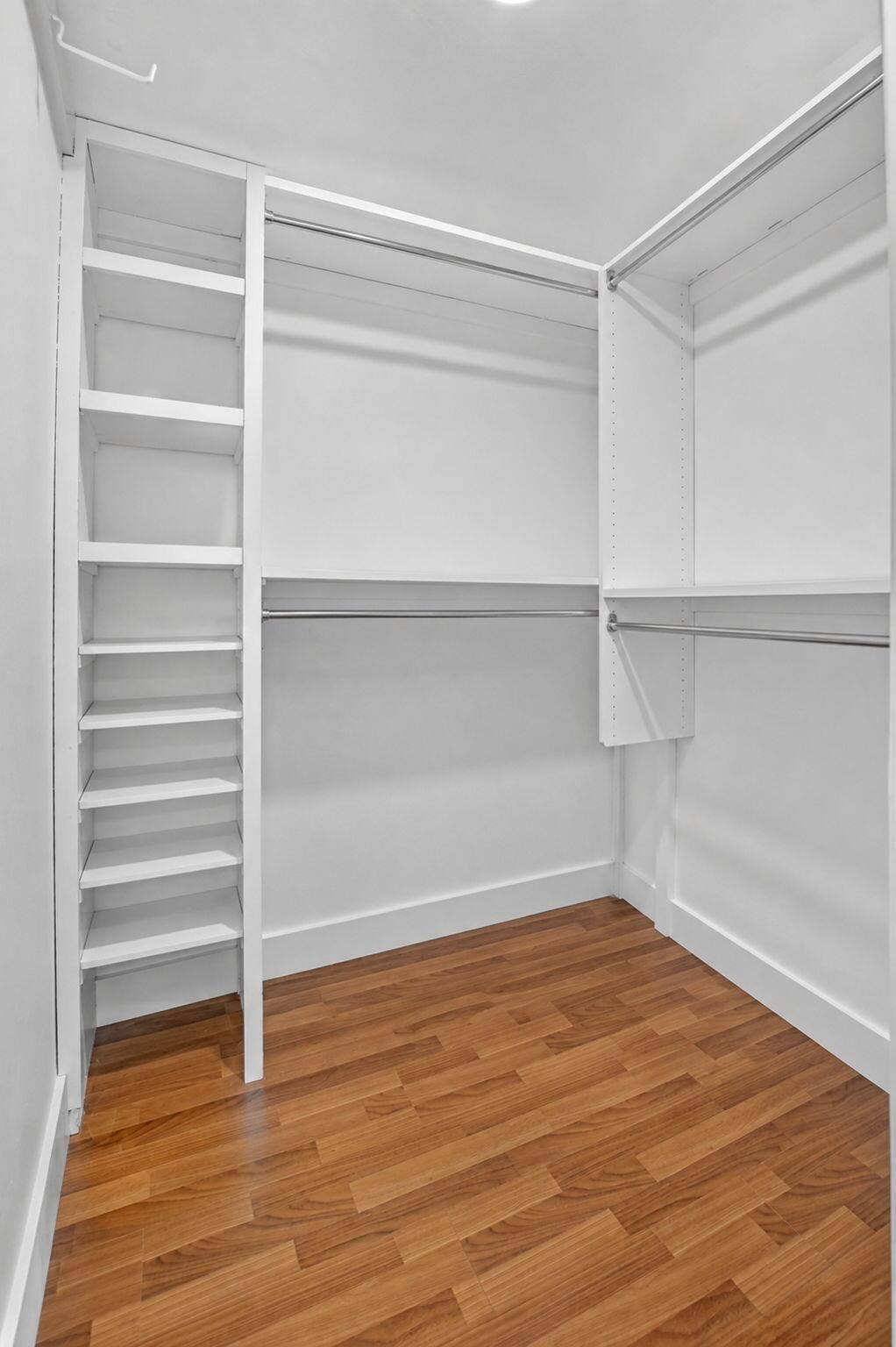 308 SE 2nd Street, Deerfield Beach, FL 33441 Primary Walk-In Closet