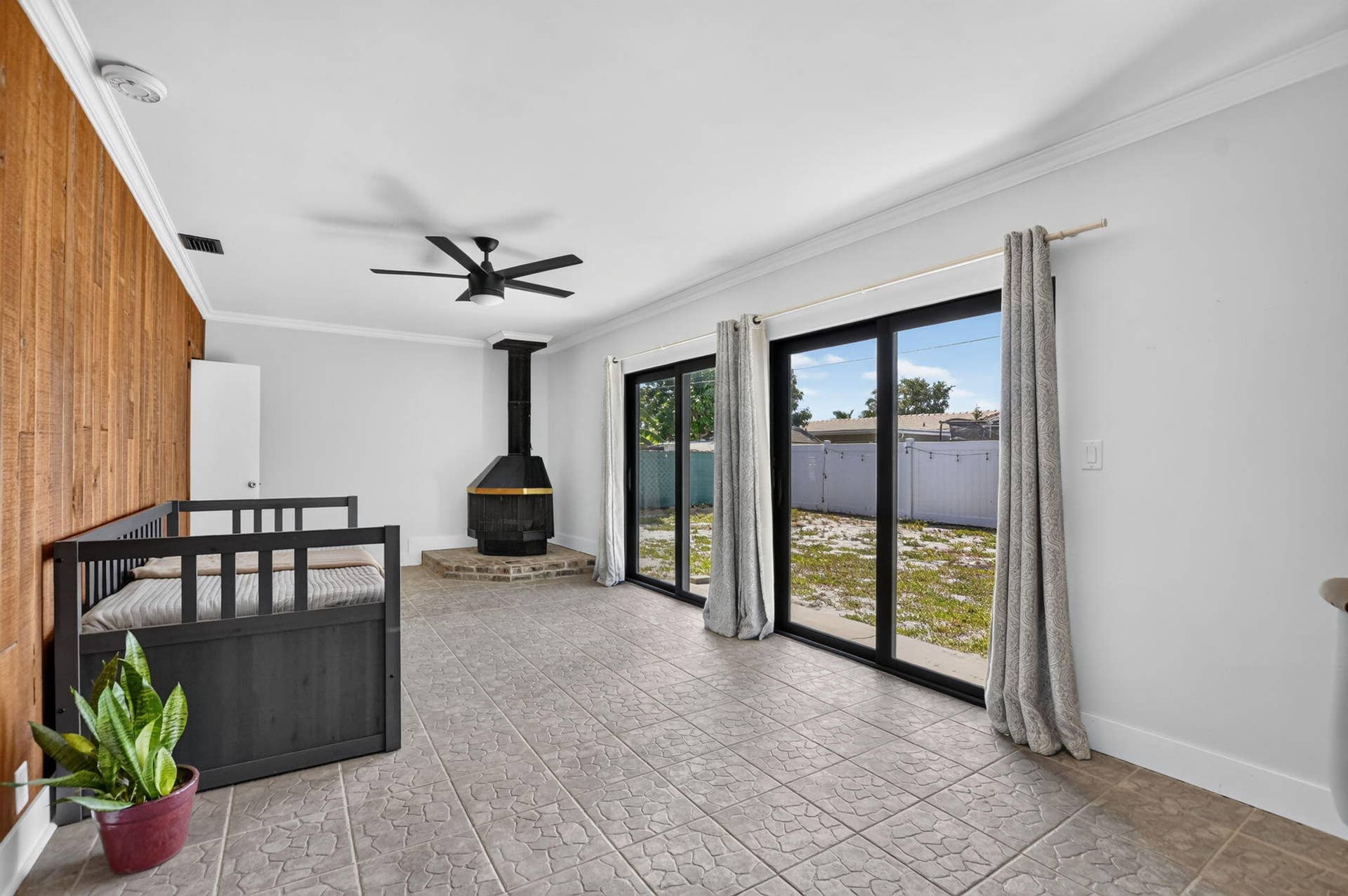 308 SE 2nd Street, Deerfield Beach, FL 33441 Sun Room Flex Space #5