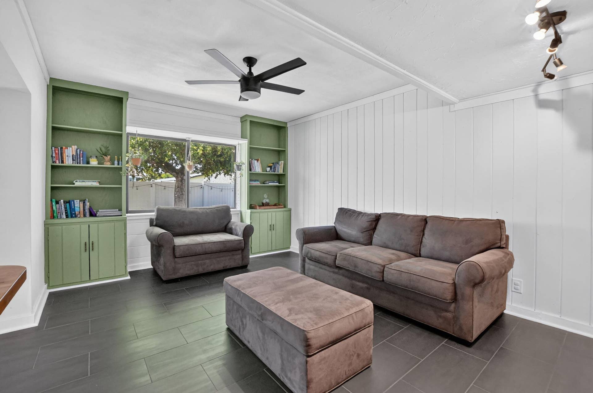 308 SE 2nd Street, Deerfield Beach, FL 33441 Family Room #3