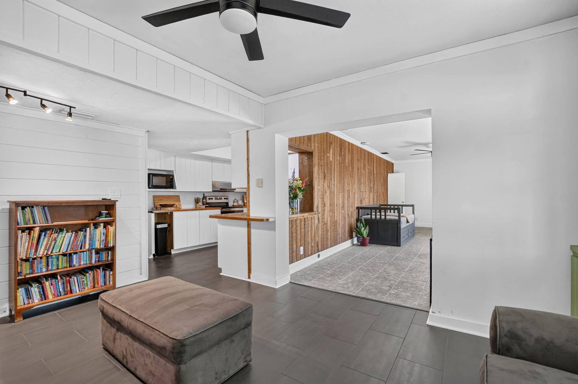 308 SE 2nd Street, Deerfield Beach, FL 33441 Family Room to Sun Room