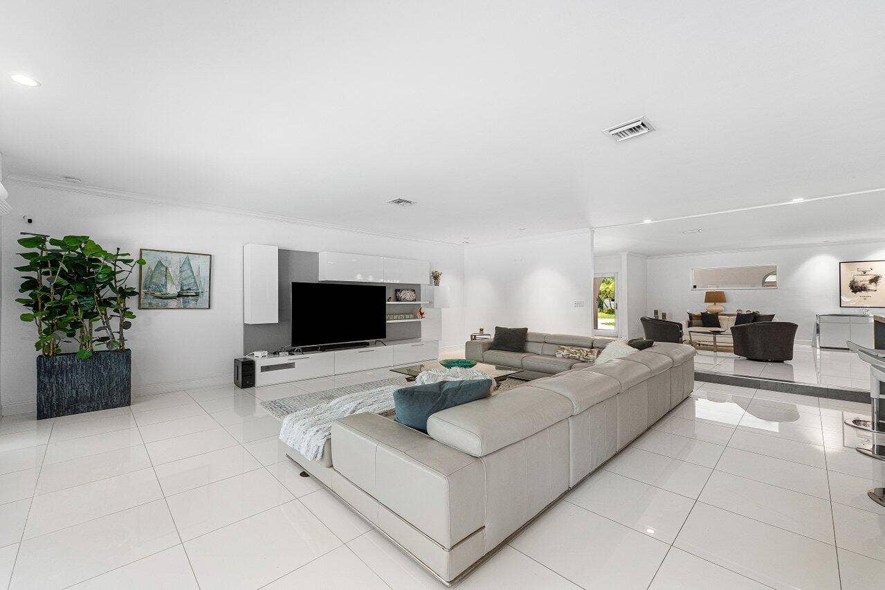 2540 MERCEDES Drive, Fort Lauderdale, Fort Lauderdale, FL 33316 m17