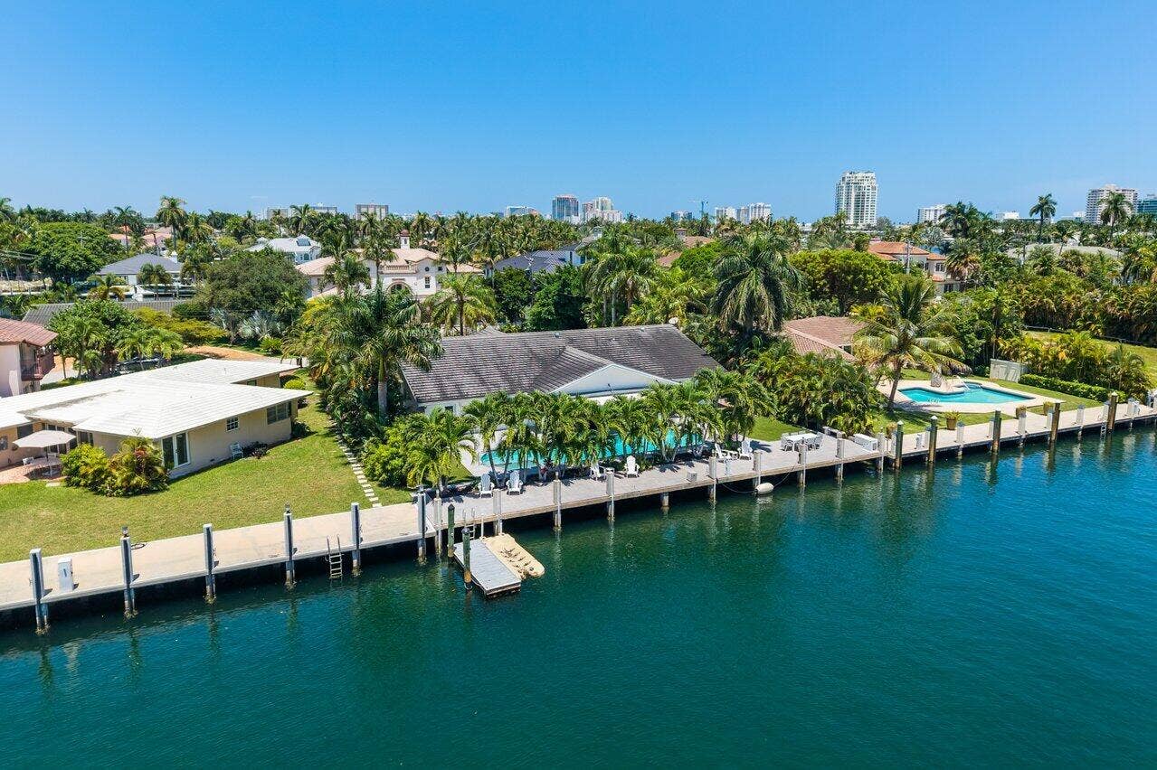 2540 MERCEDES Drive, Fort Lauderdale, Fort Lauderdale, FL 33316 m55