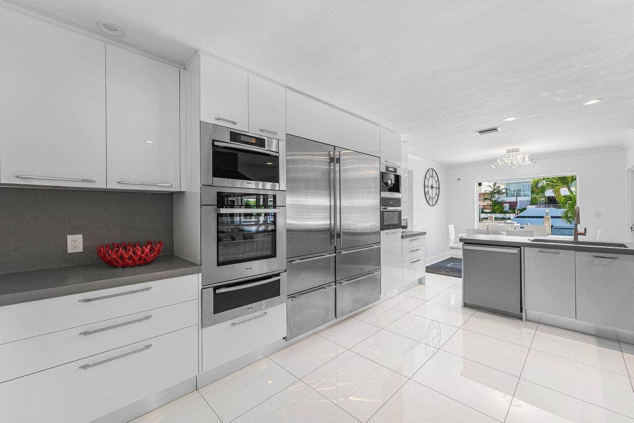 2540 MERCEDES Drive, Fort Lauderdale, Fort Lauderdale, FL 33316 m21
