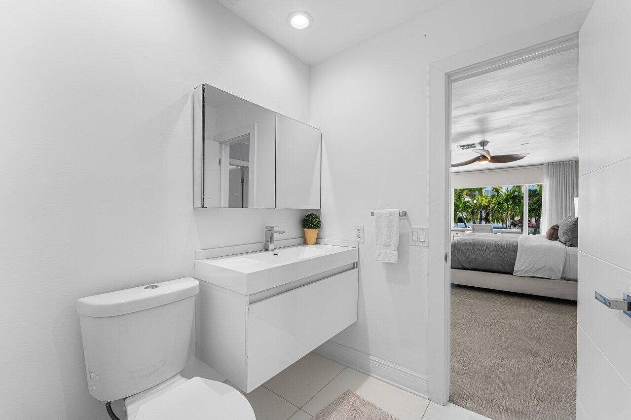 2540 MERCEDES Drive, Fort Lauderdale, Fort Lauderdale, FL 33316 m28