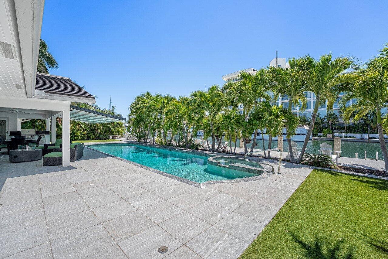 2540 MERCEDES Drive, Fort Lauderdale, Fort Lauderdale, FL 33316 m40