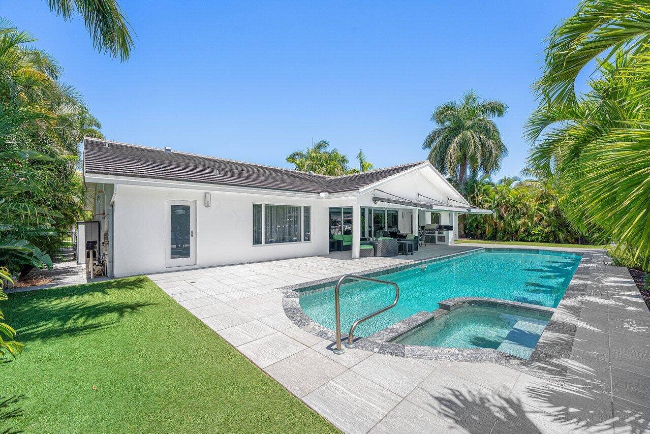 2540 MERCEDES Drive, Fort Lauderdale, Fort Lauderdale, FL 33316 m39