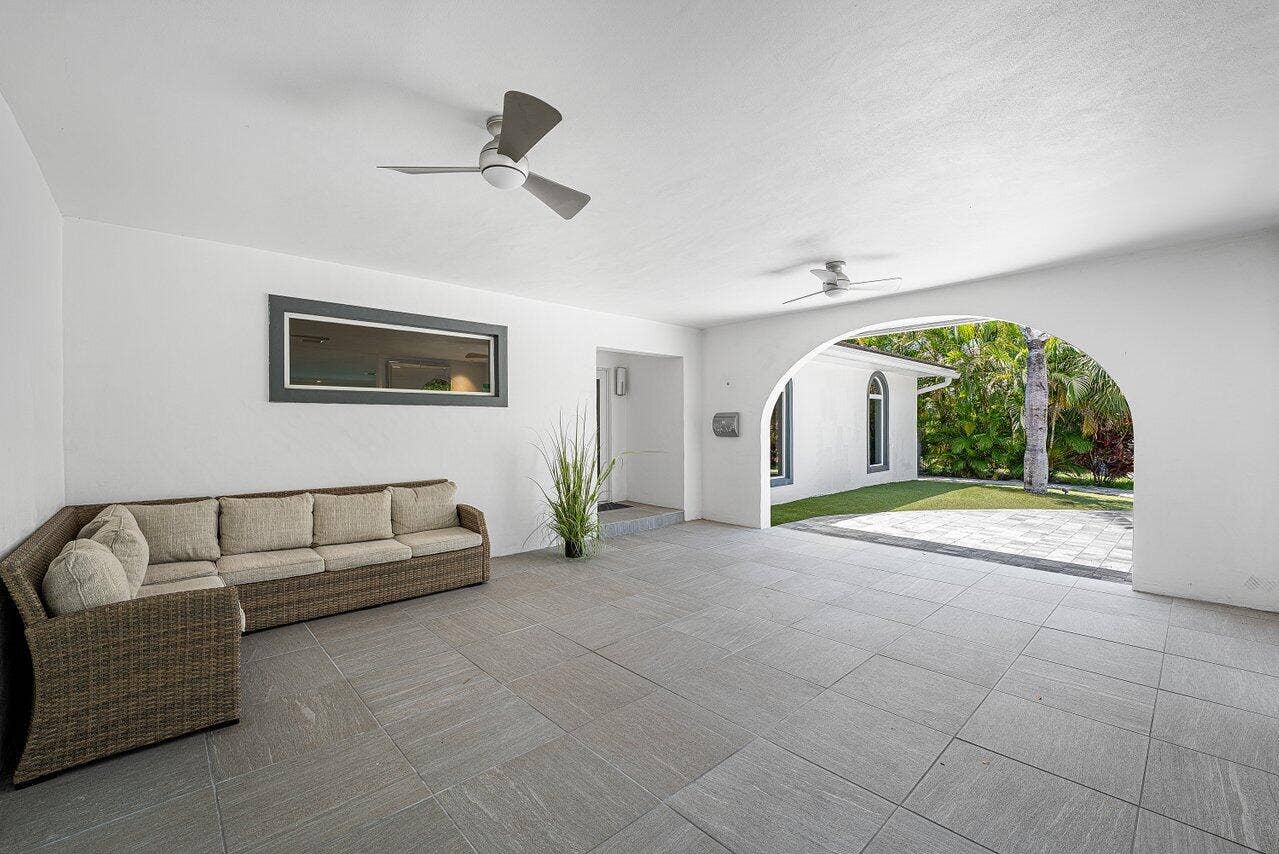 2540 MERCEDES Drive, Fort Lauderdale, Fort Lauderdale, FL 33316 m5
