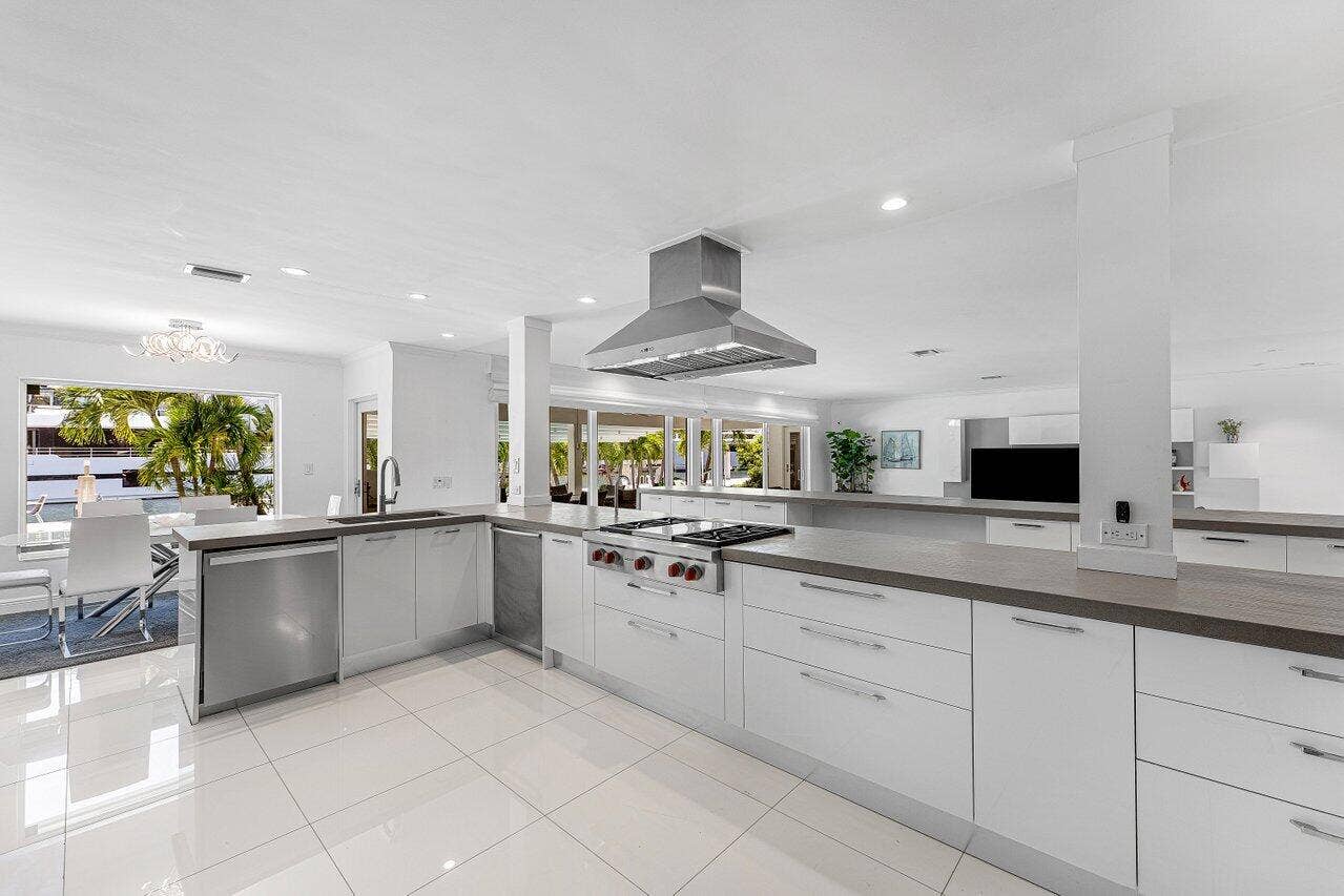 2540 MERCEDES Drive, Fort Lauderdale, Fort Lauderdale, FL 33316 m13