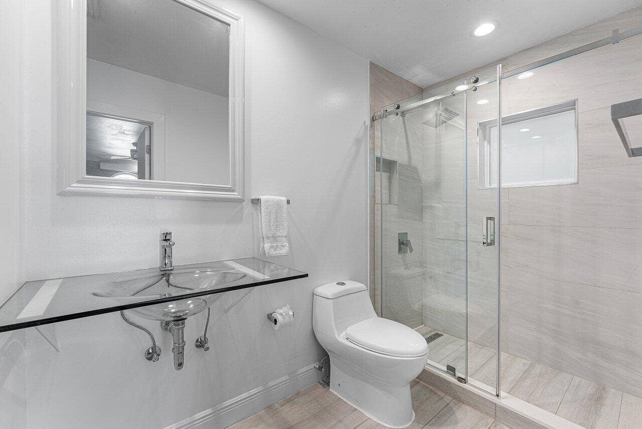 2540 MERCEDES Drive, Fort Lauderdale, Fort Lauderdale, FL 33316 m26
