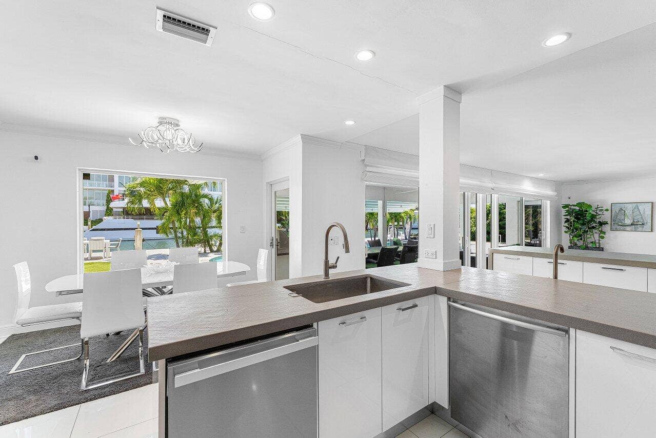 2540 MERCEDES Drive, Fort Lauderdale, Fort Lauderdale, FL 33316 m14