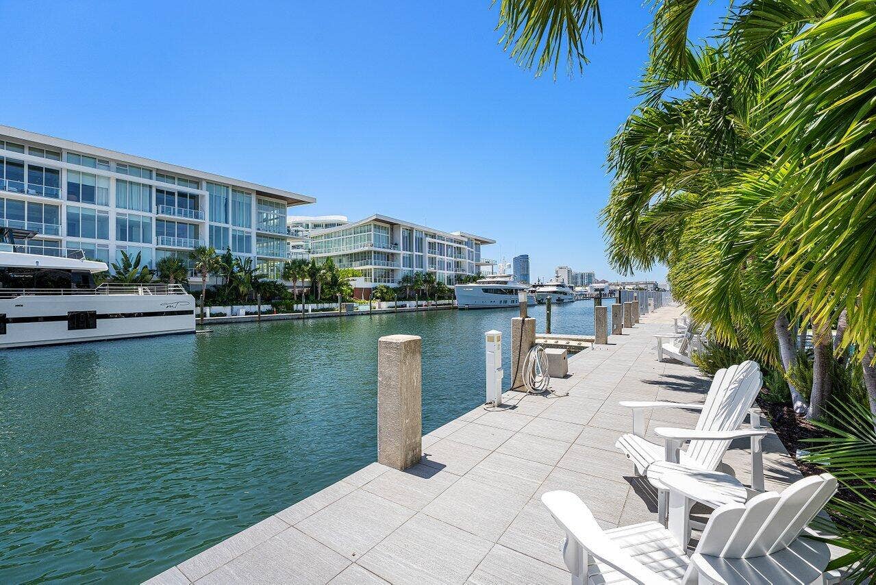 2540 MERCEDES Drive, Fort Lauderdale, Fort Lauderdale, FL 33316 m46