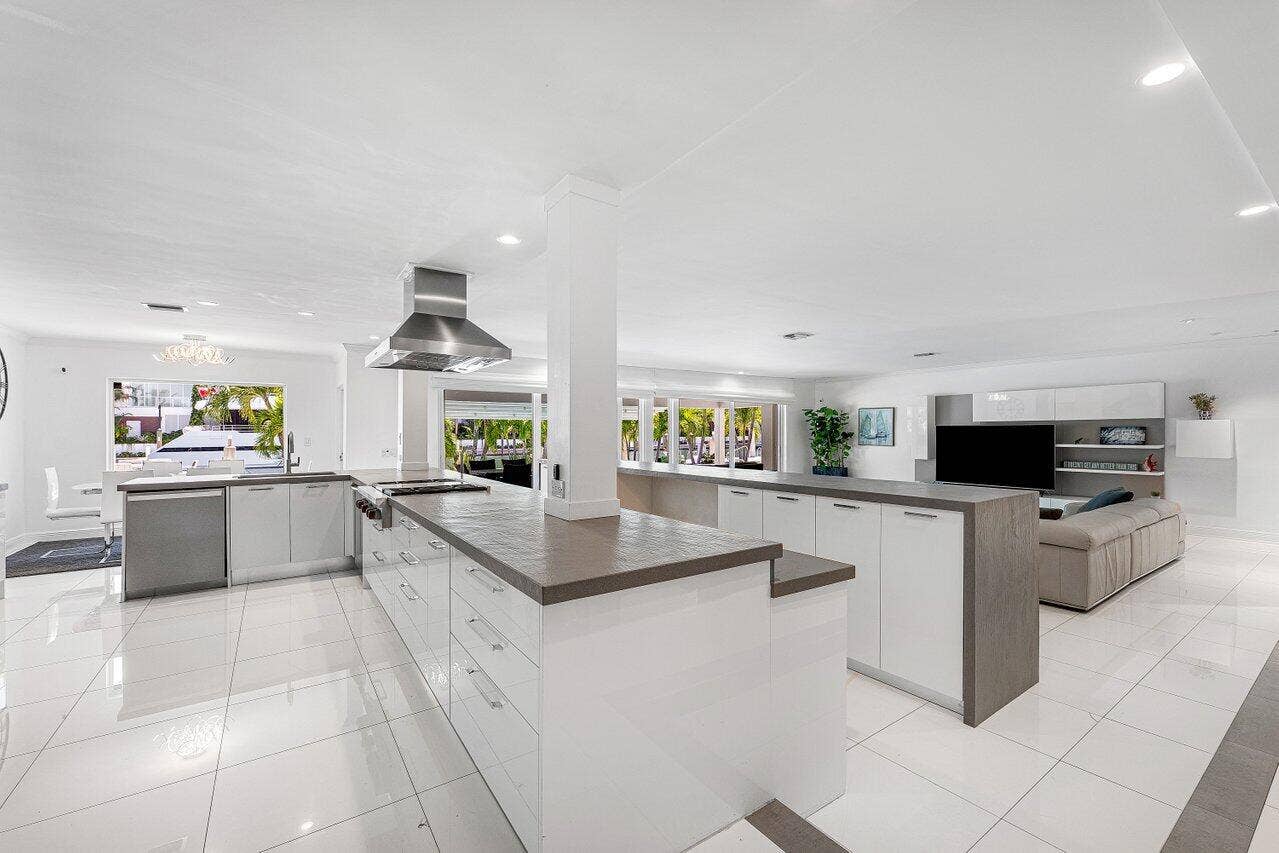 2540 MERCEDES Drive, Fort Lauderdale, Fort Lauderdale, FL 33316 m12
