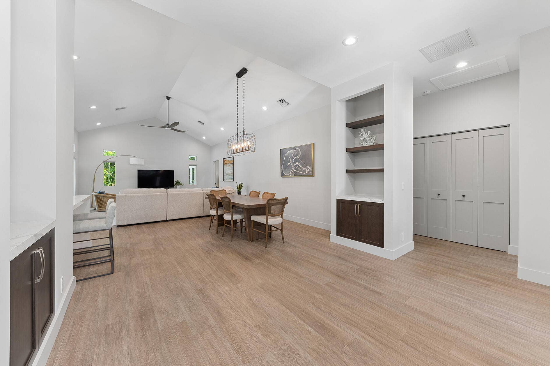 115 NE 16TH Court, Delray Beach, FL 33444 Generous Foyer Entrance with matching shelves and built-in cabinetry