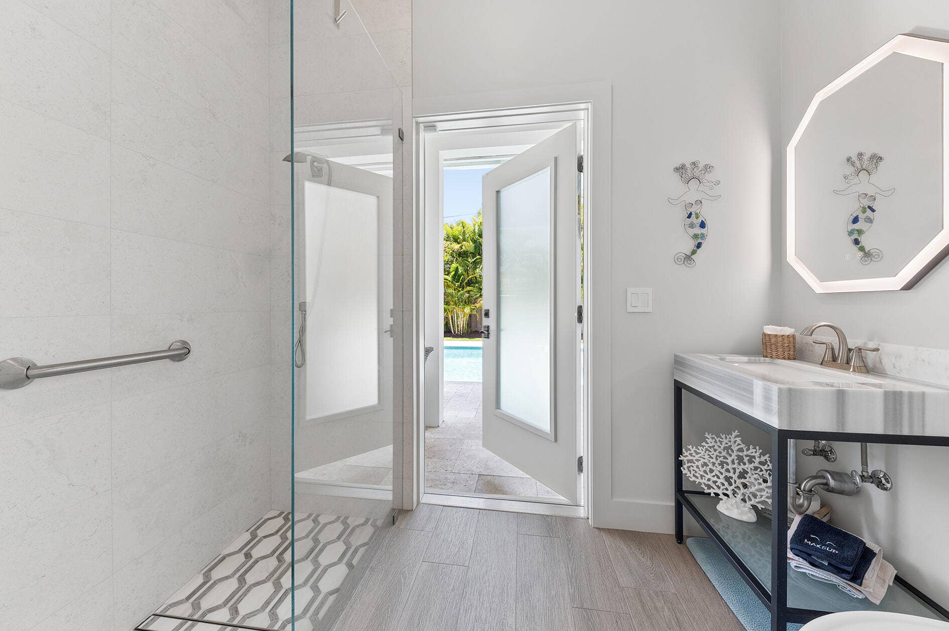 115 NE 16TH Court, Delray Beach, FL 33444 3rd Full Bath / Cabana Bath