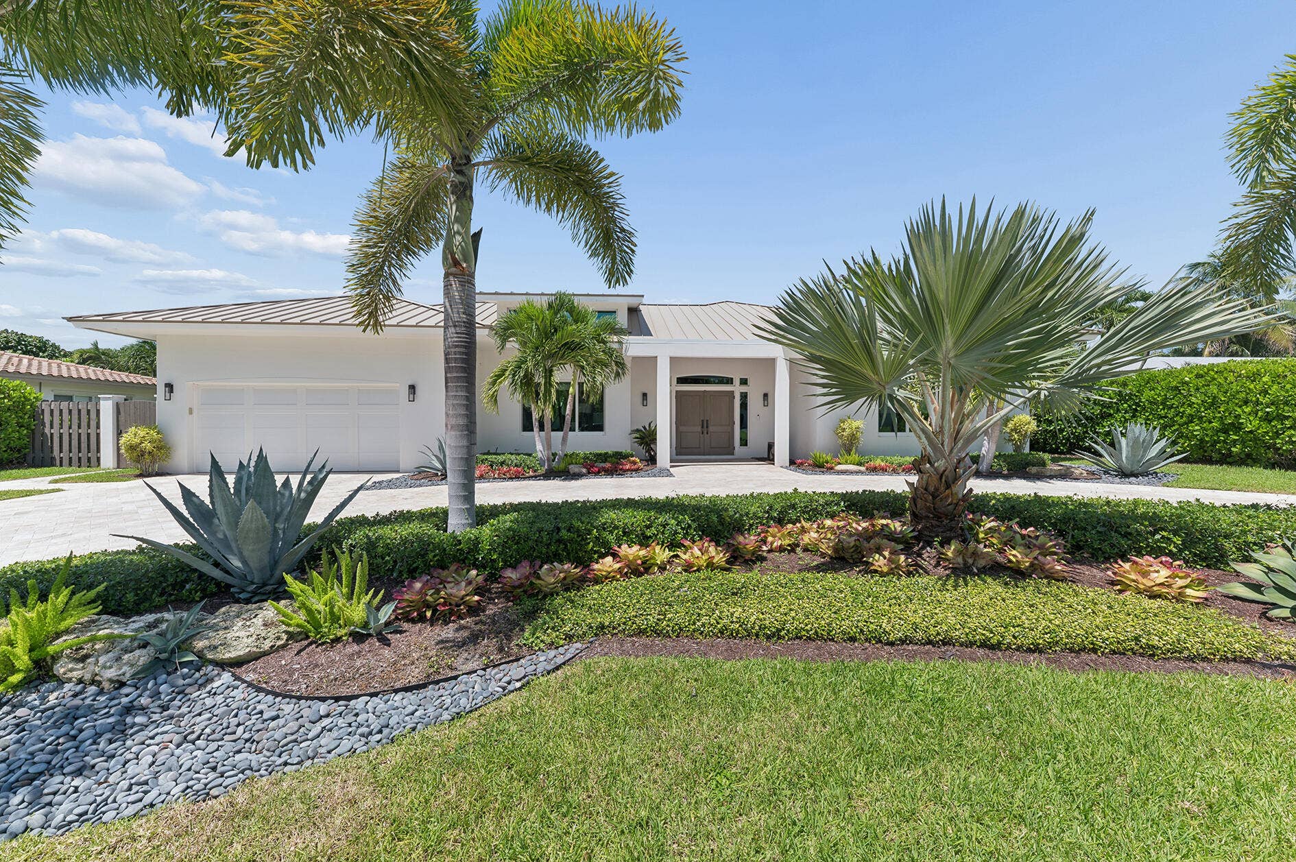 115 NE 16TH Court, Delray Beach, FL 33444 Stunning curb appeal, welcome home