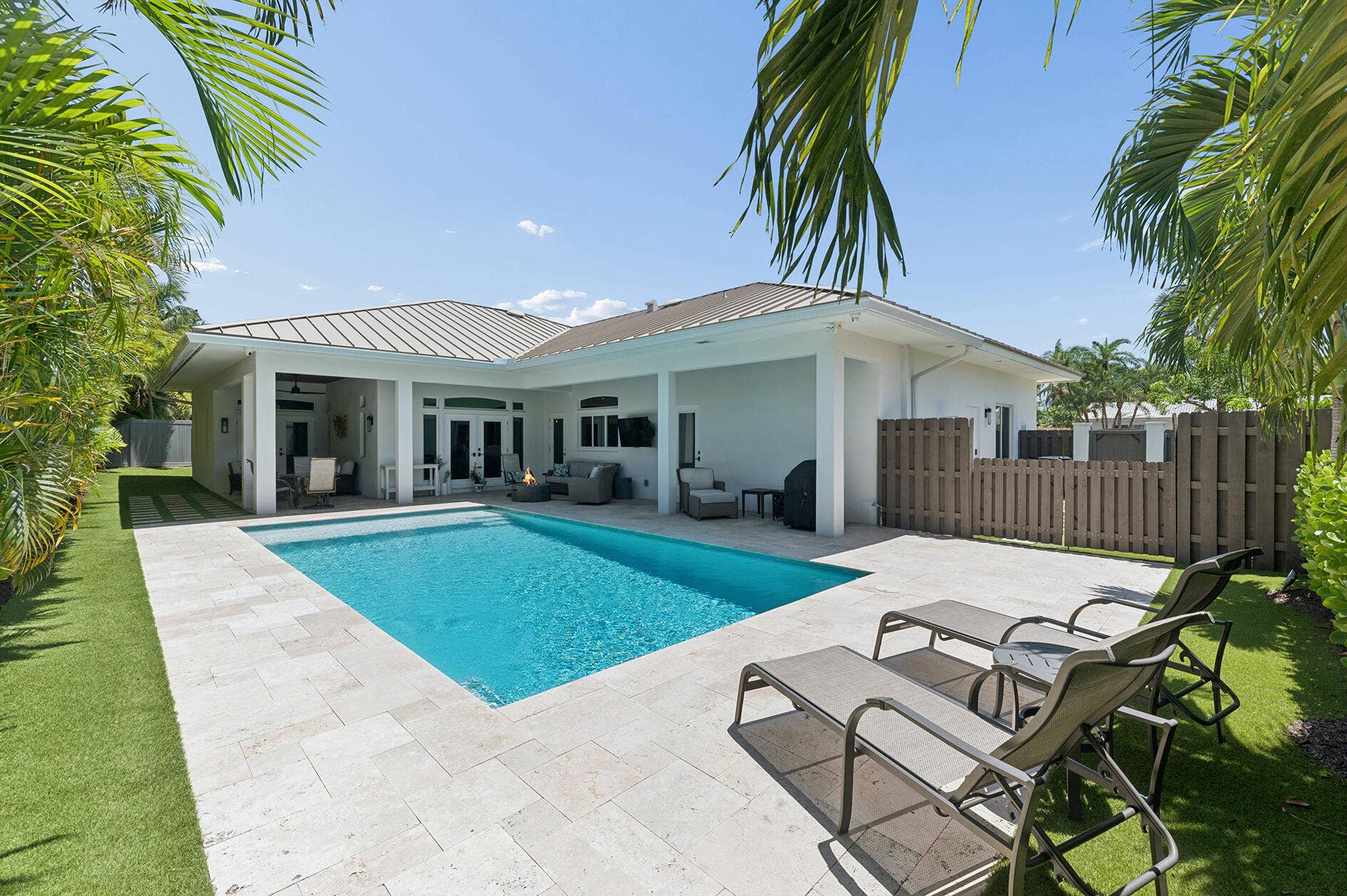 115 NE 16TH Court, Delray Beach, FL 33444 Over-sized yard with lush landscaping and turf