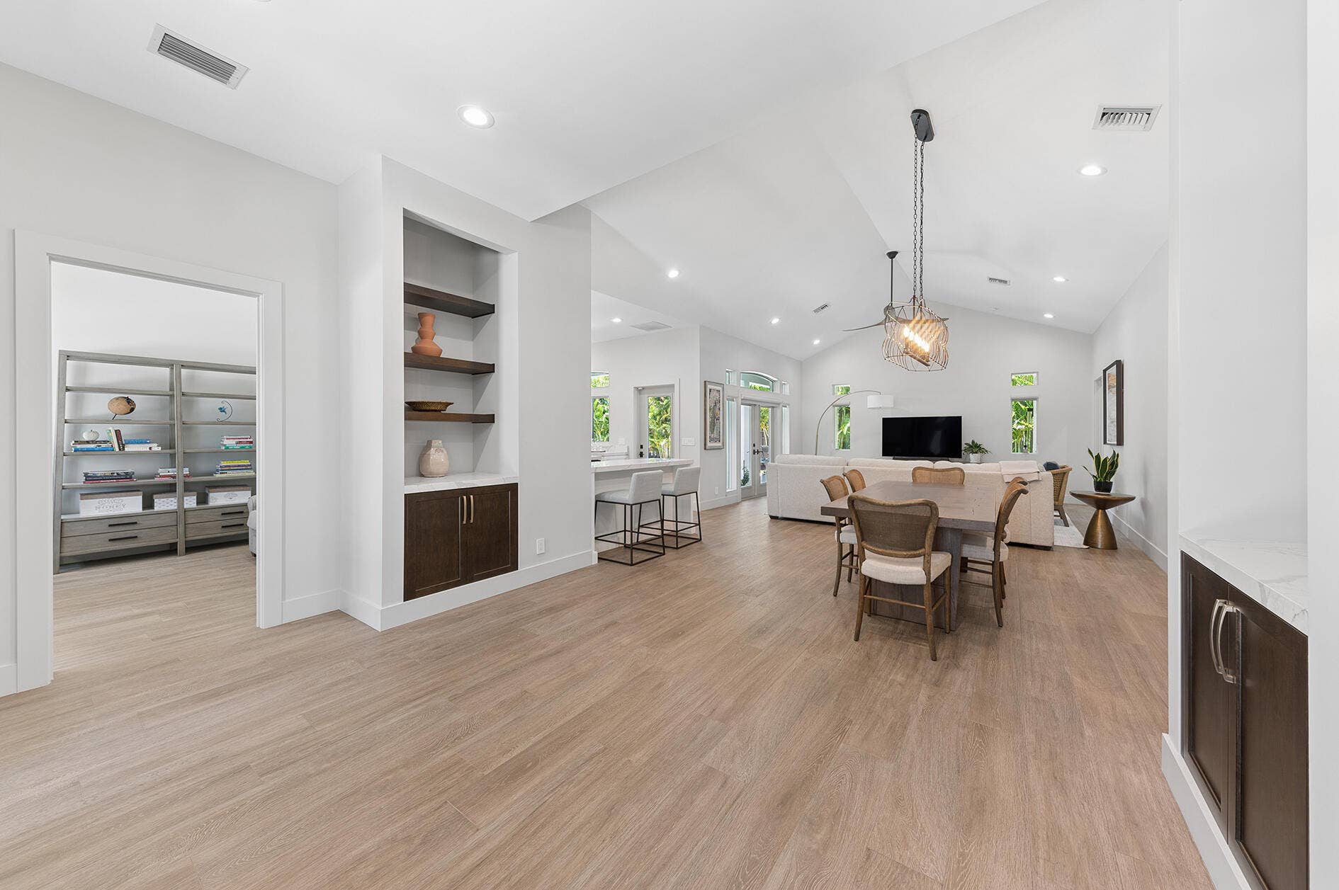 115 NE 16TH Court, Delray Beach, FL 33444 Generous Foyer Entrance with matching shelves and built-in cabinetry
