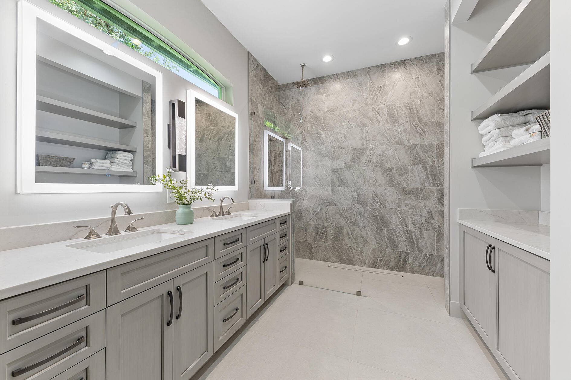 115 NE 16TH Court, Delray Beach, FL 33444 Primary en-suite bath