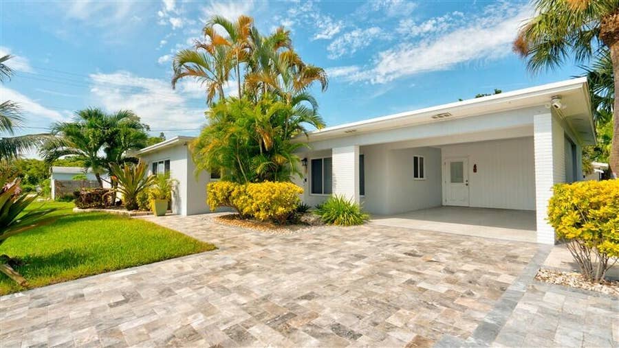 Property photo for 701 SE 1ST Street, Boynton Beach, FL