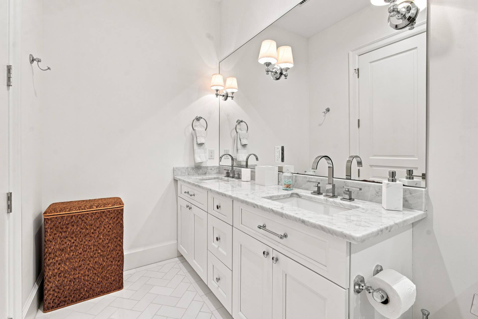 14492 Equestrian Way, Wellington, FL 33414 DSC_05208.jpg-FULL