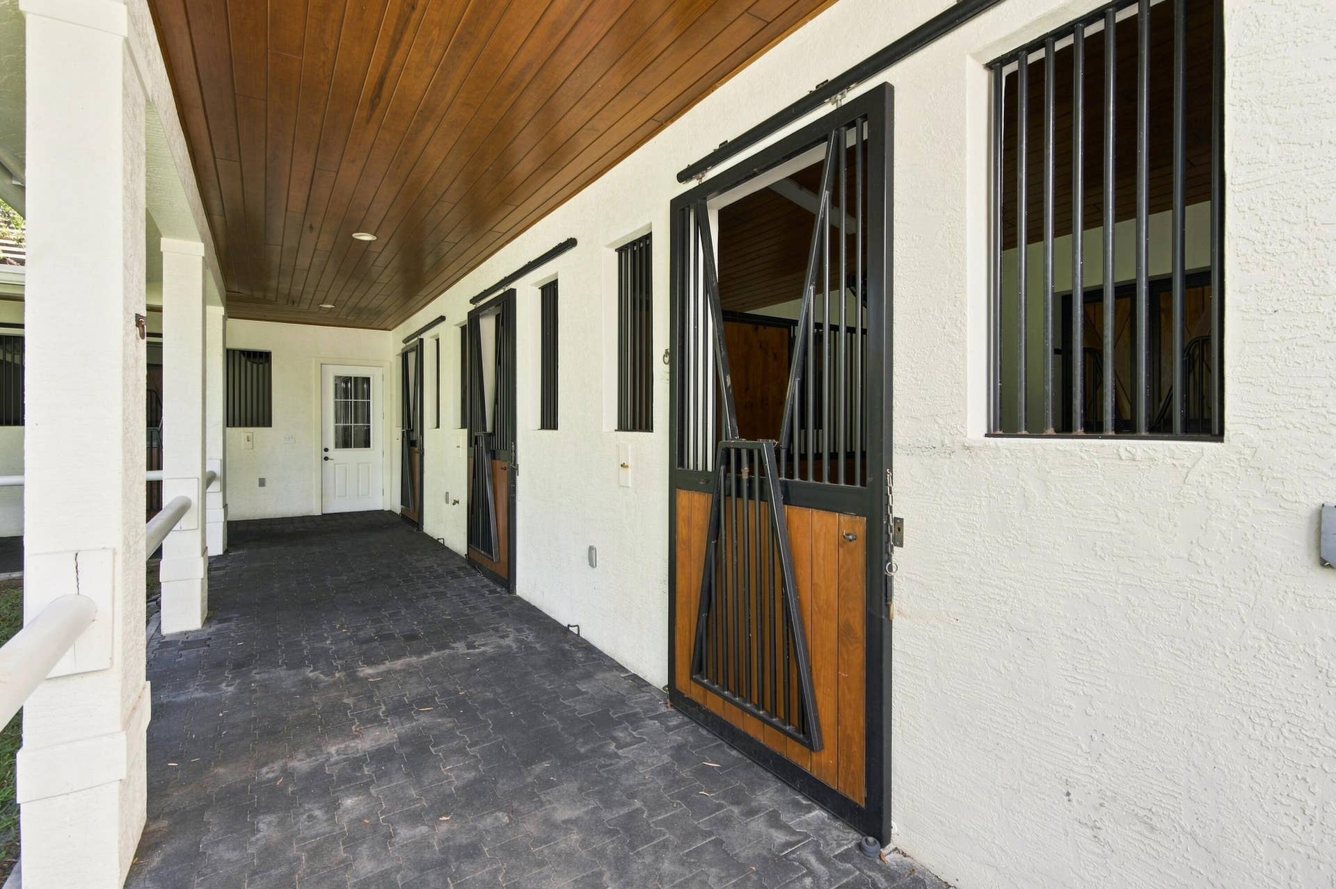 14492 Equestrian Way, Wellington, FL 33414 DSC_05052.jpg-FULL