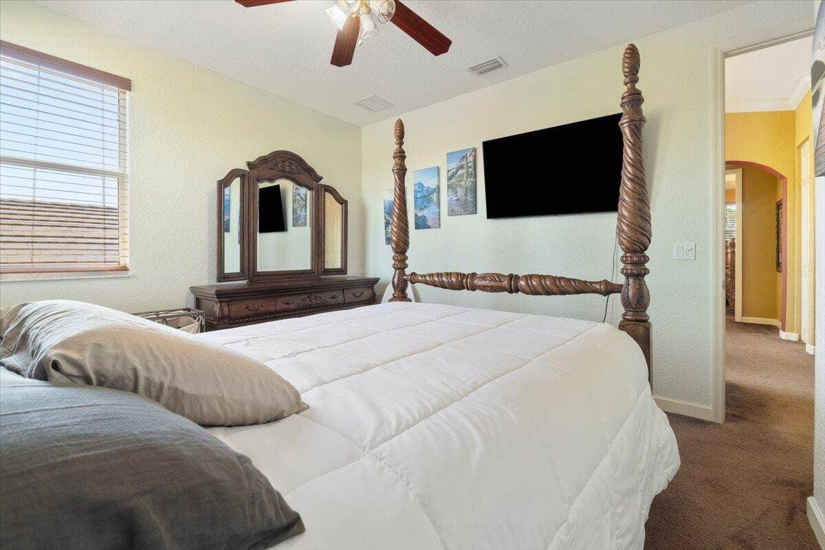 12390 NW 78th Manor, Parkland, FL 33076 all tv's and furniture are included