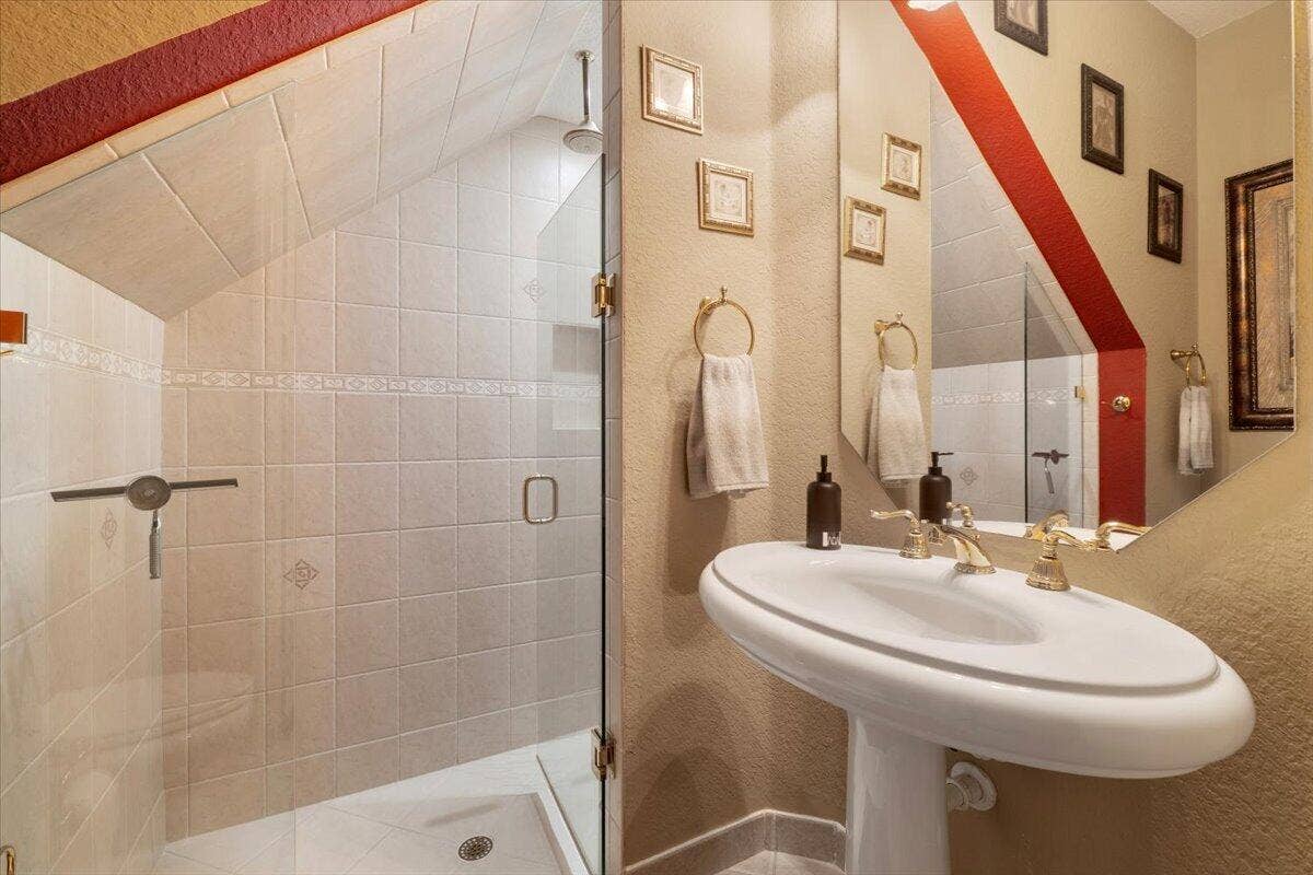 12390 NW 78th Manor, Parkland, FL 33076 This Vanity/sink is elegant and dramatic with gold matching hardware, Gold and creme & white is all in right now!