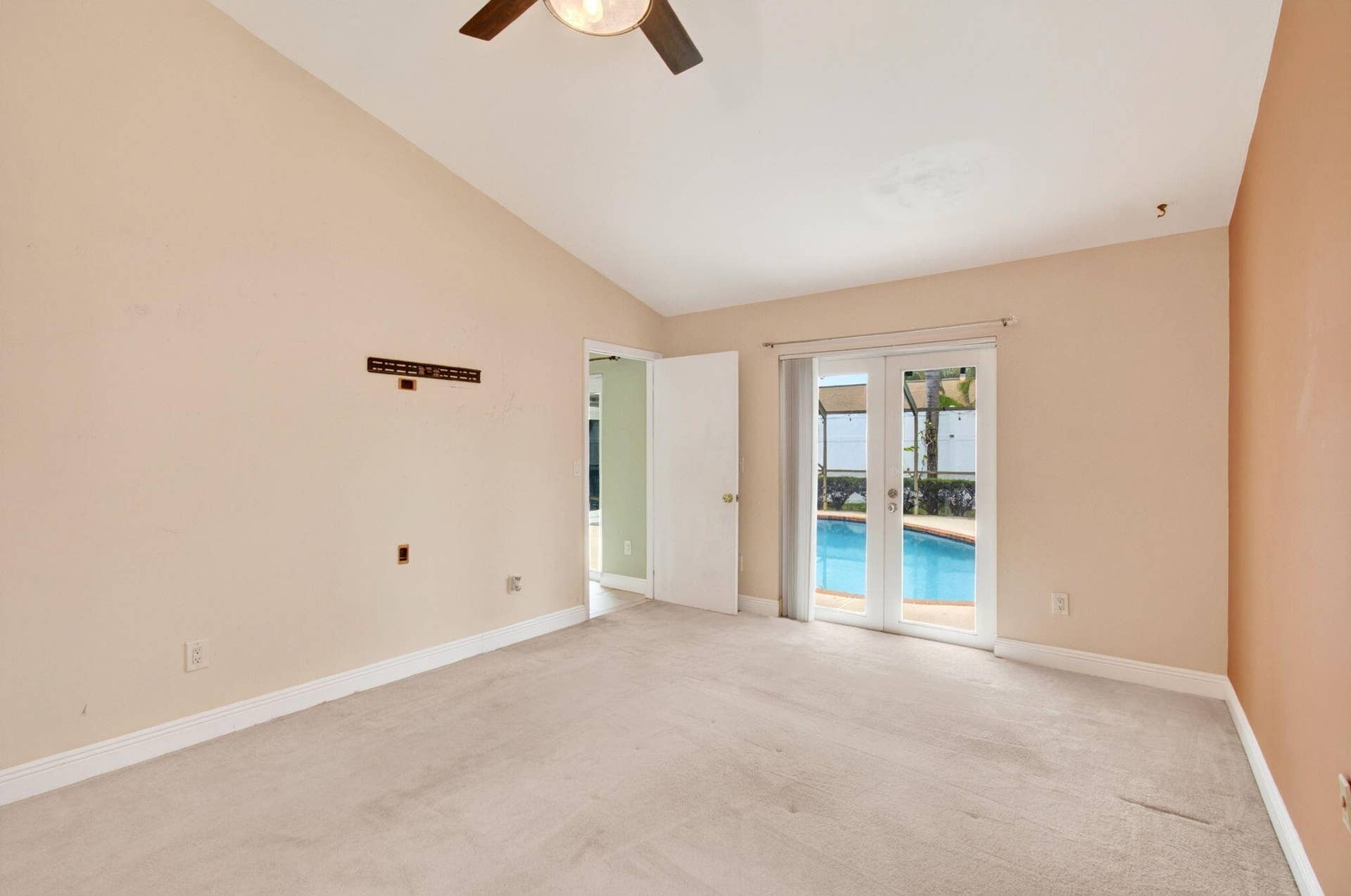 586 NW 45TH Way, Delray Beach, FL 33445 Primary Bedroom