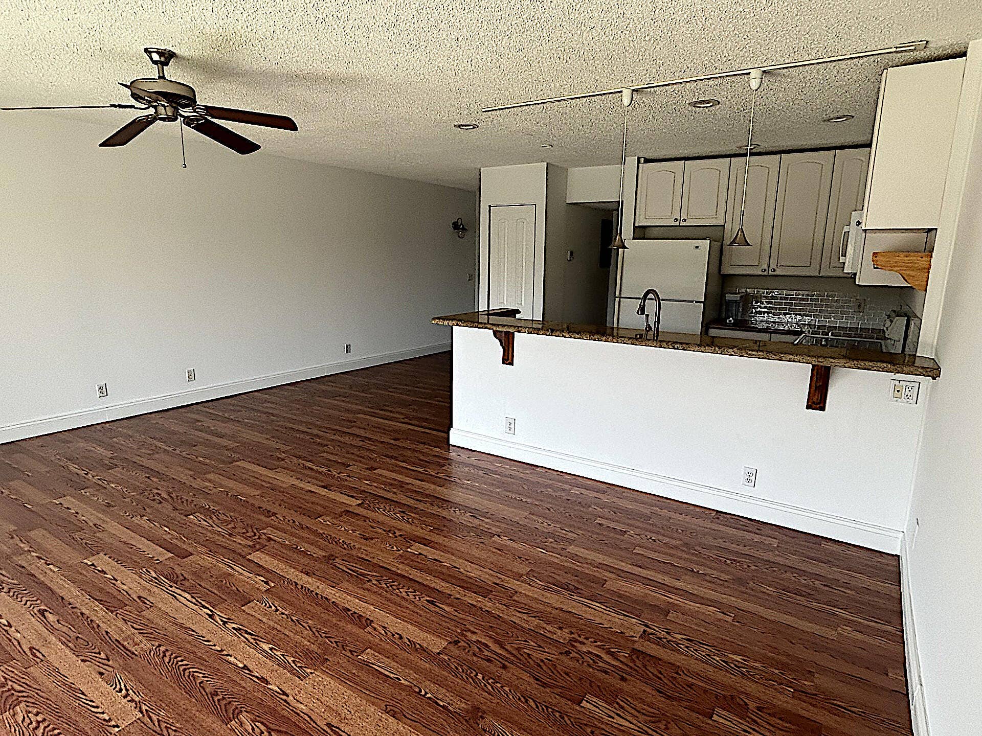 342 Southwind Drive, #203, North Palm Beach, FL 33408 Family/Kitchen
